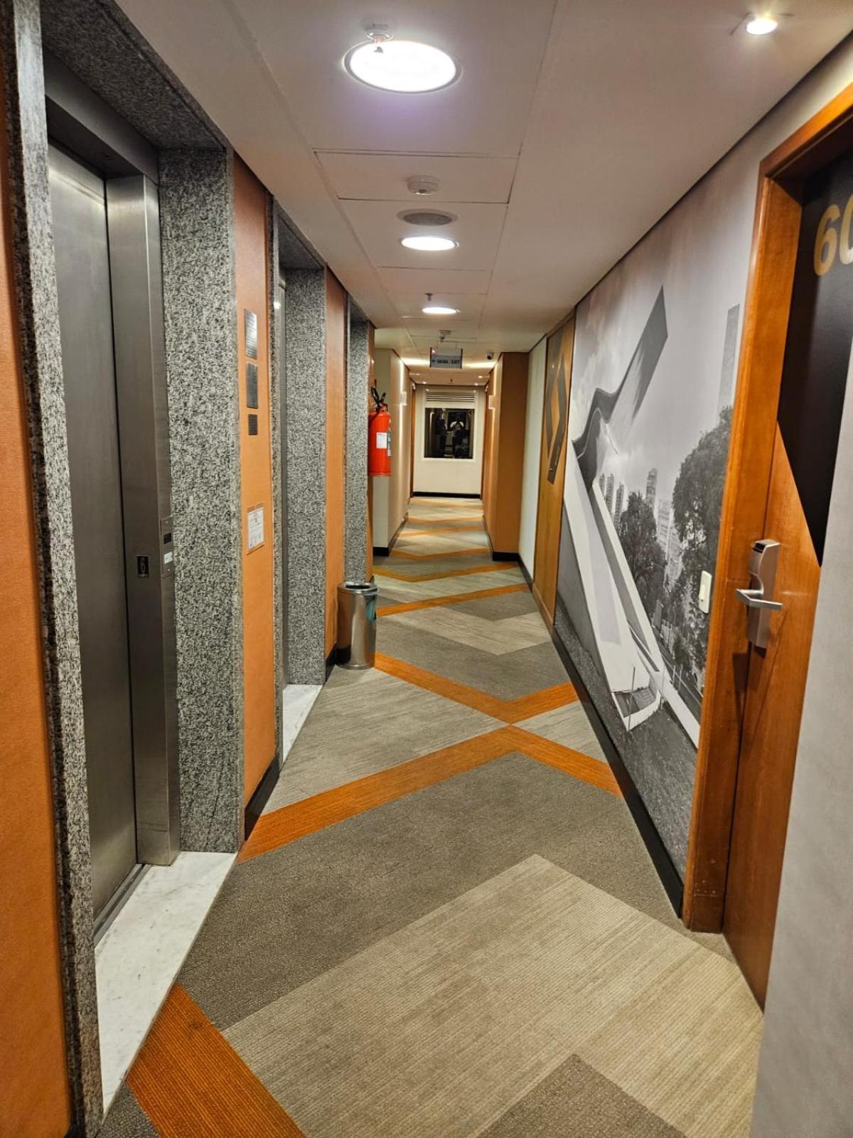 Flat em hotel na Bela Vista R Maestro Cardim