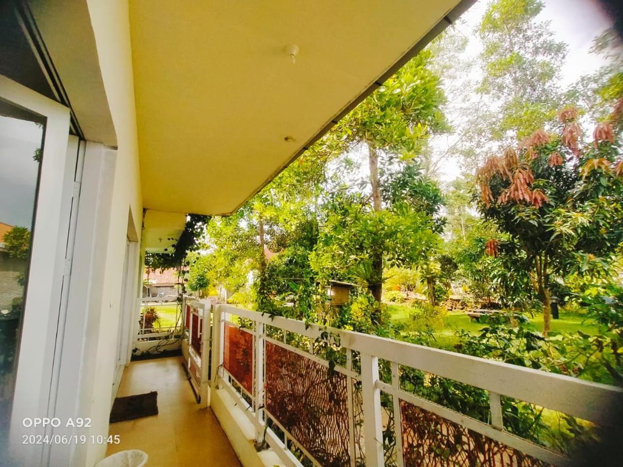 Saint Cottage River Side view 2