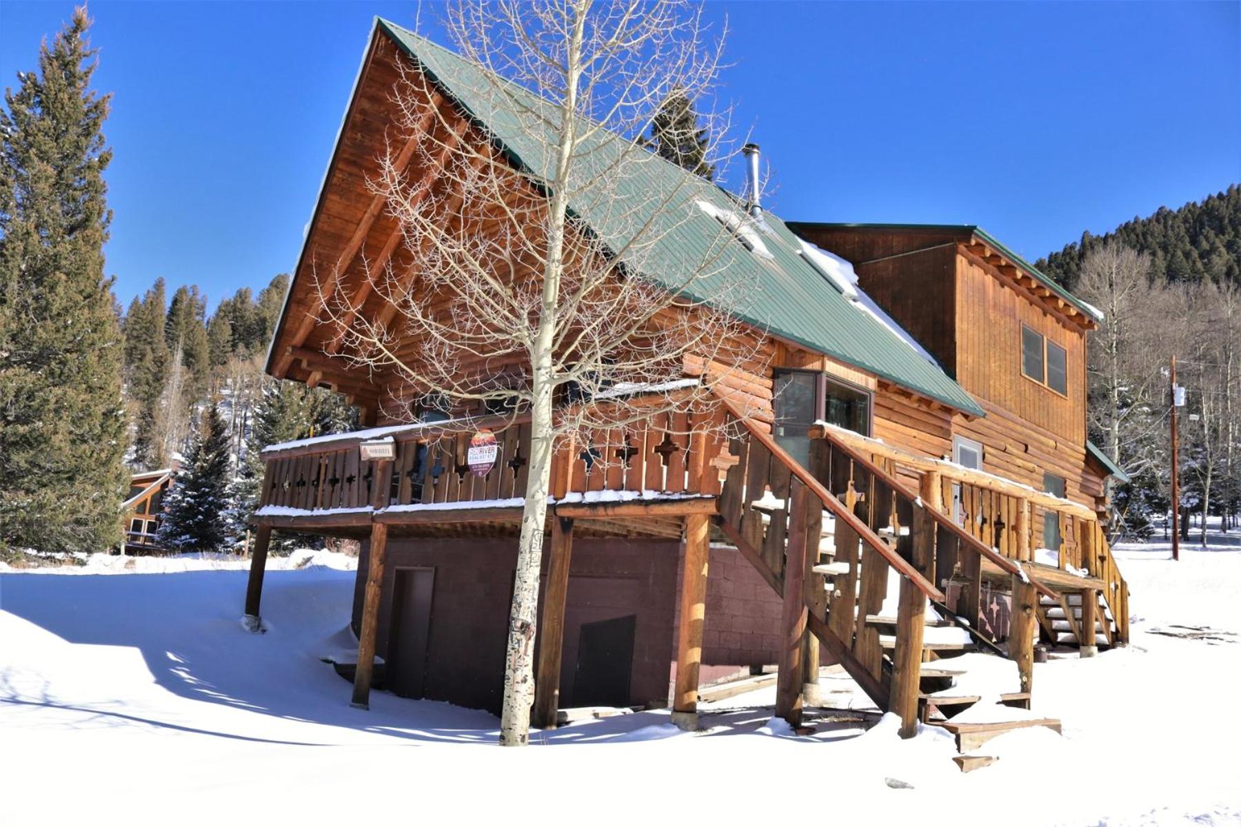Hidden Valley Heaven - WiFi - Satellite - Washer - Dryer - Wood Stove - Semi-Secluded - Quiet Neighborhood - Beautiful Views view 2