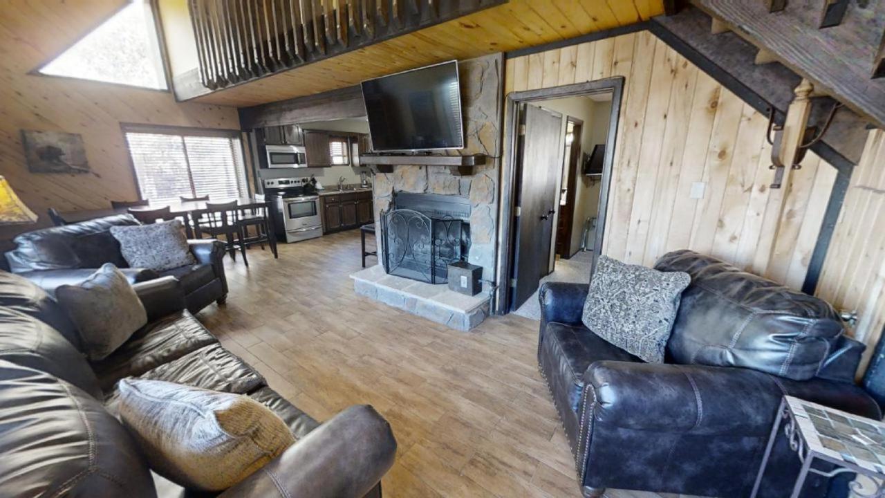 LaBelle Cabin - Pet Friendly - Satellite - Close to everything view 2