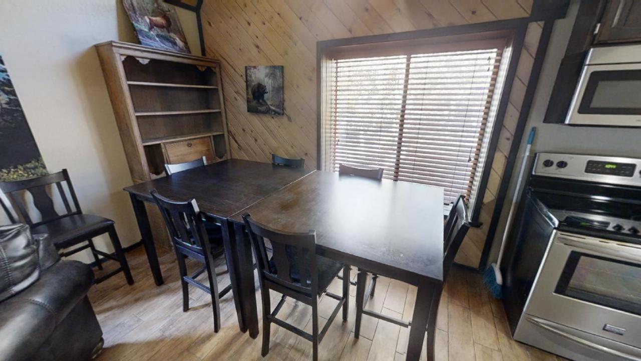 LaBelle Cabin - Pet Friendly - Satellite - Close to everything view 5