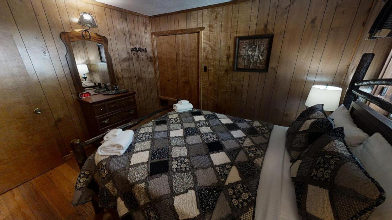 Little Elk Horn on the River - Pet Friendly - WiFi - Washer - Dryer - Fireplace - Grill view 3