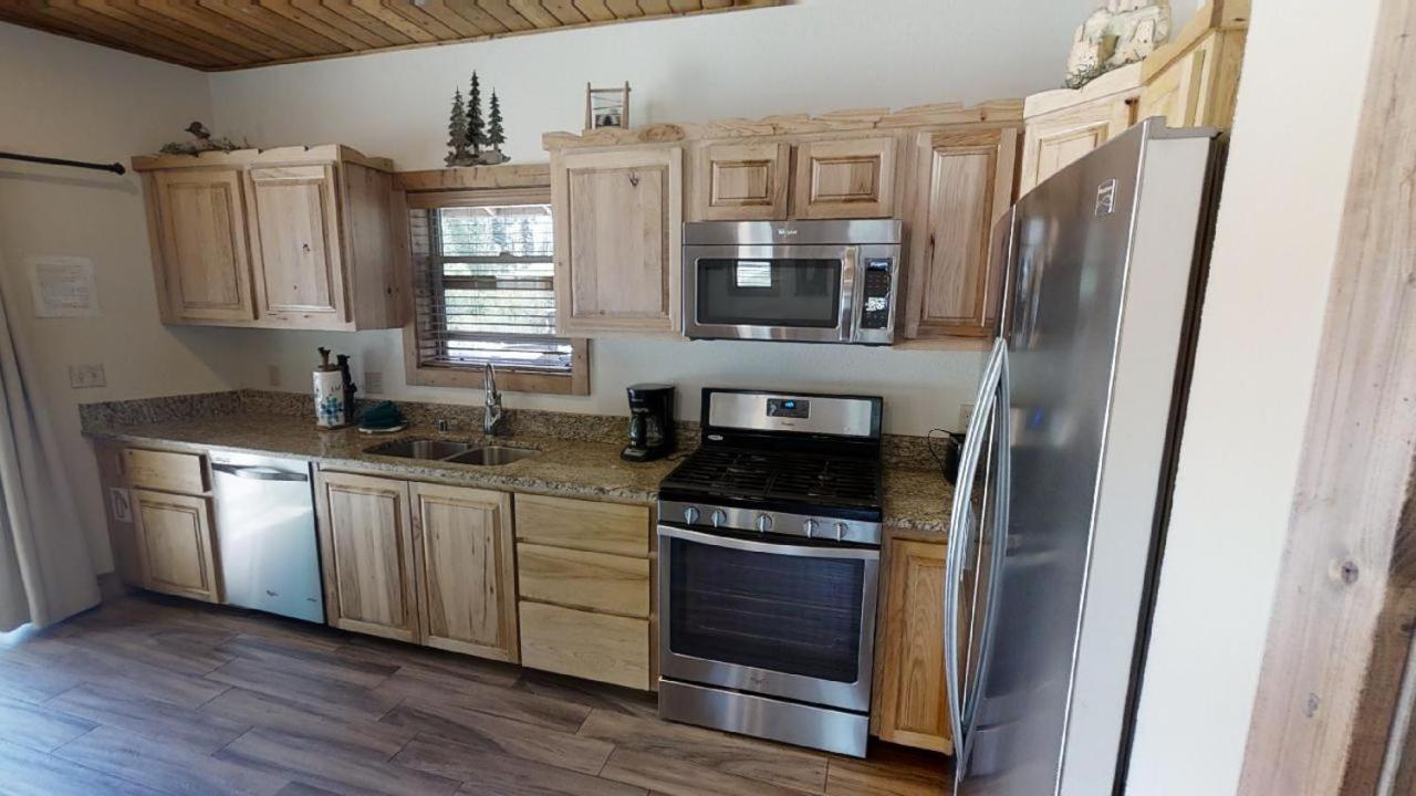 Lost in Paradise - Pet Friendly - Hot Tub - WiFi - Fireplace - Grill - On the River - Fire Pit view 5