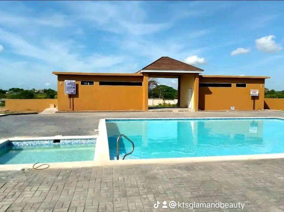 Barefoot Bliss Short Term Rental with pool in Colbeck Manor view 4
