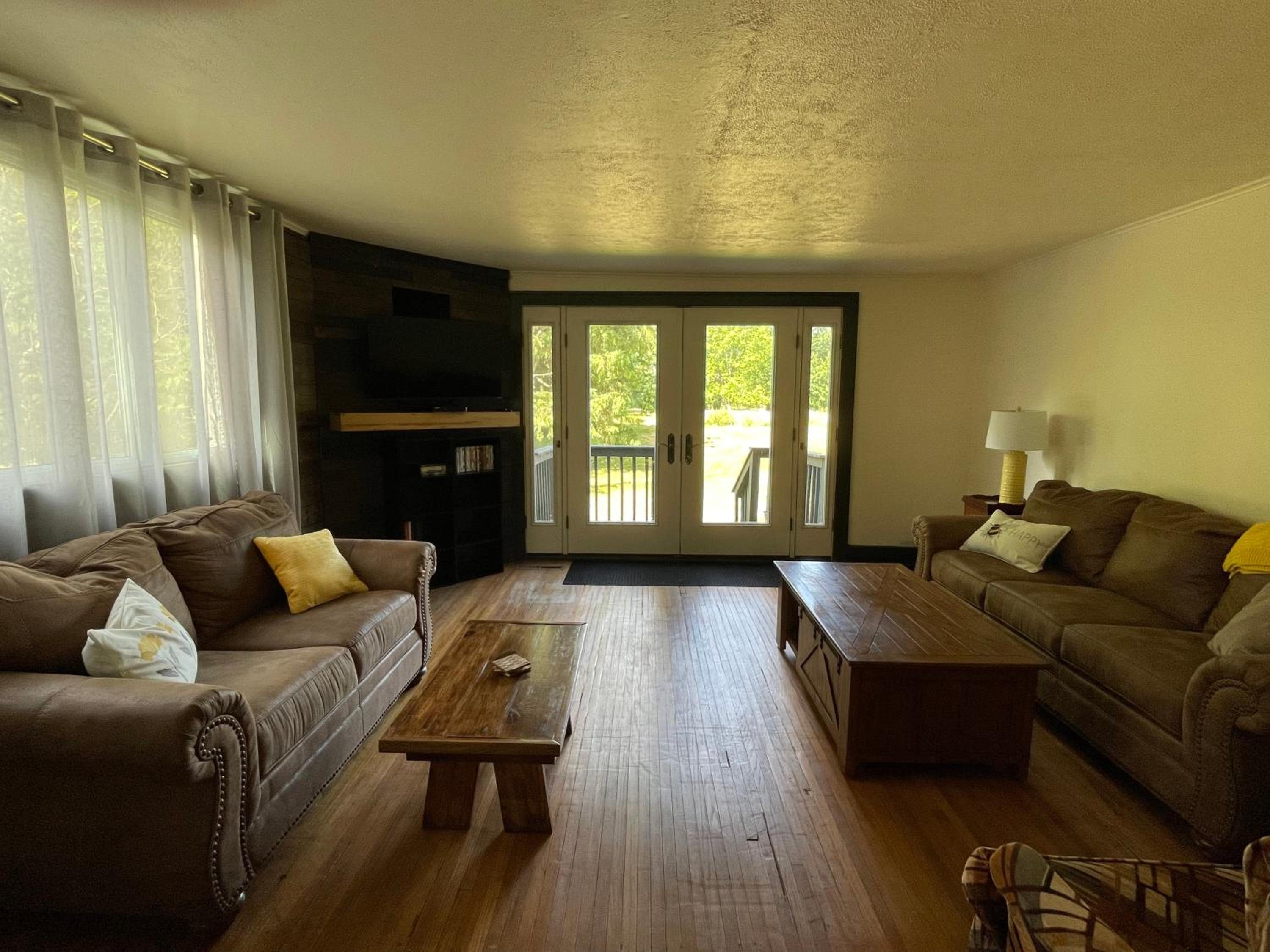 Idyllic and peaceful Port Bay stay, perfect for family holidays! view 3