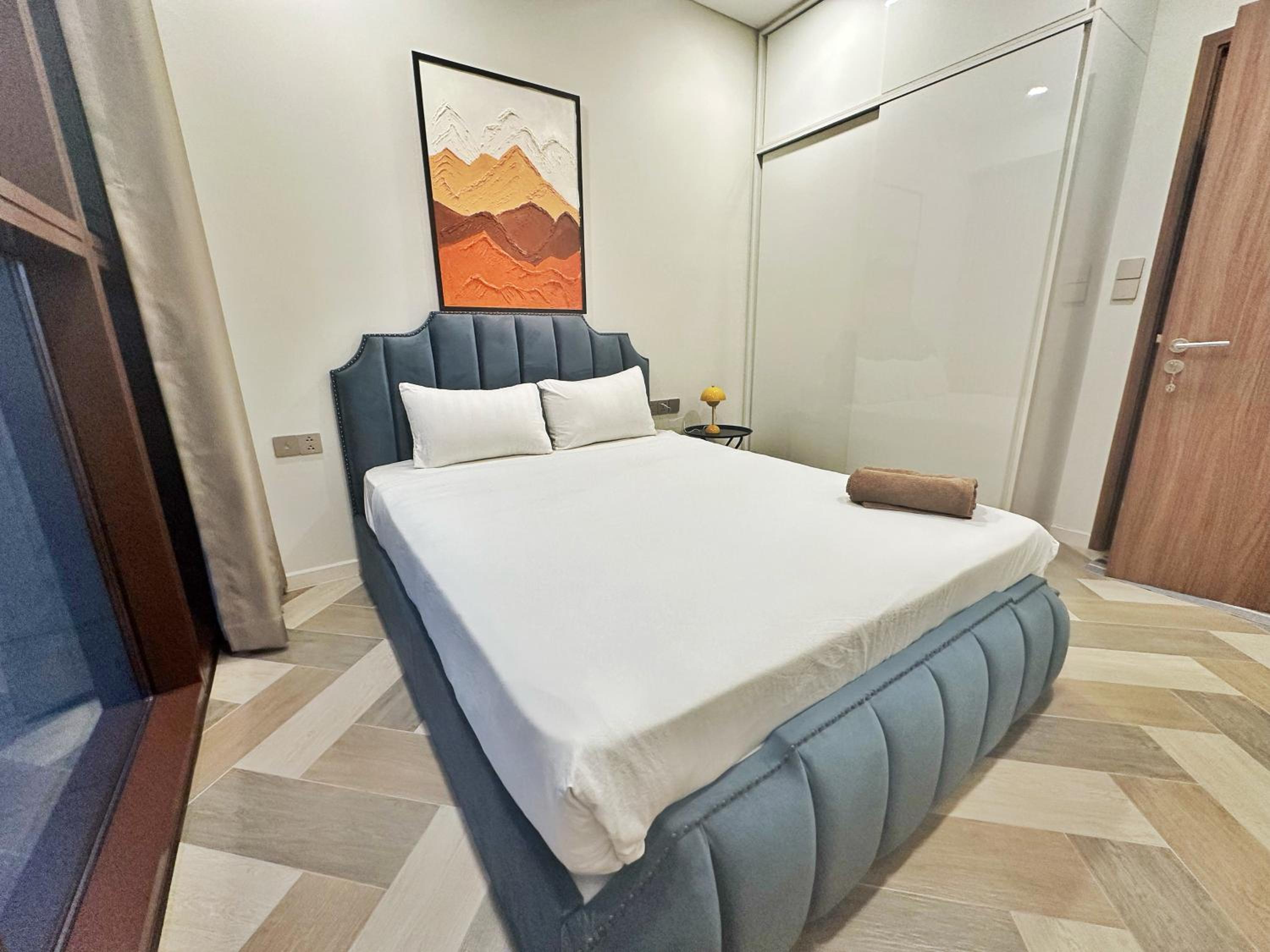 ZO Apartment Opera, Crest, Galleria -Central Saigon -Free POOL-GYM-SAUNA Room-YOGA Room