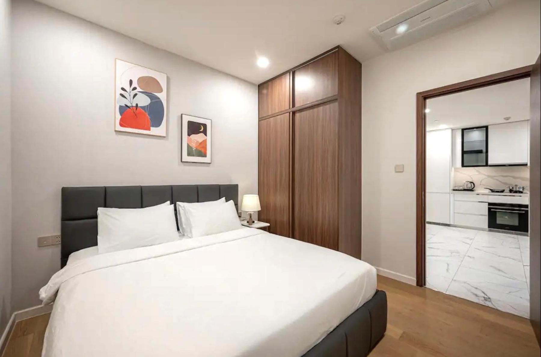 ZO Apartment Opera, Crest, Galleria -Central Saigon -Free POOL-GYM-SAUNA Room-YOGA Room
