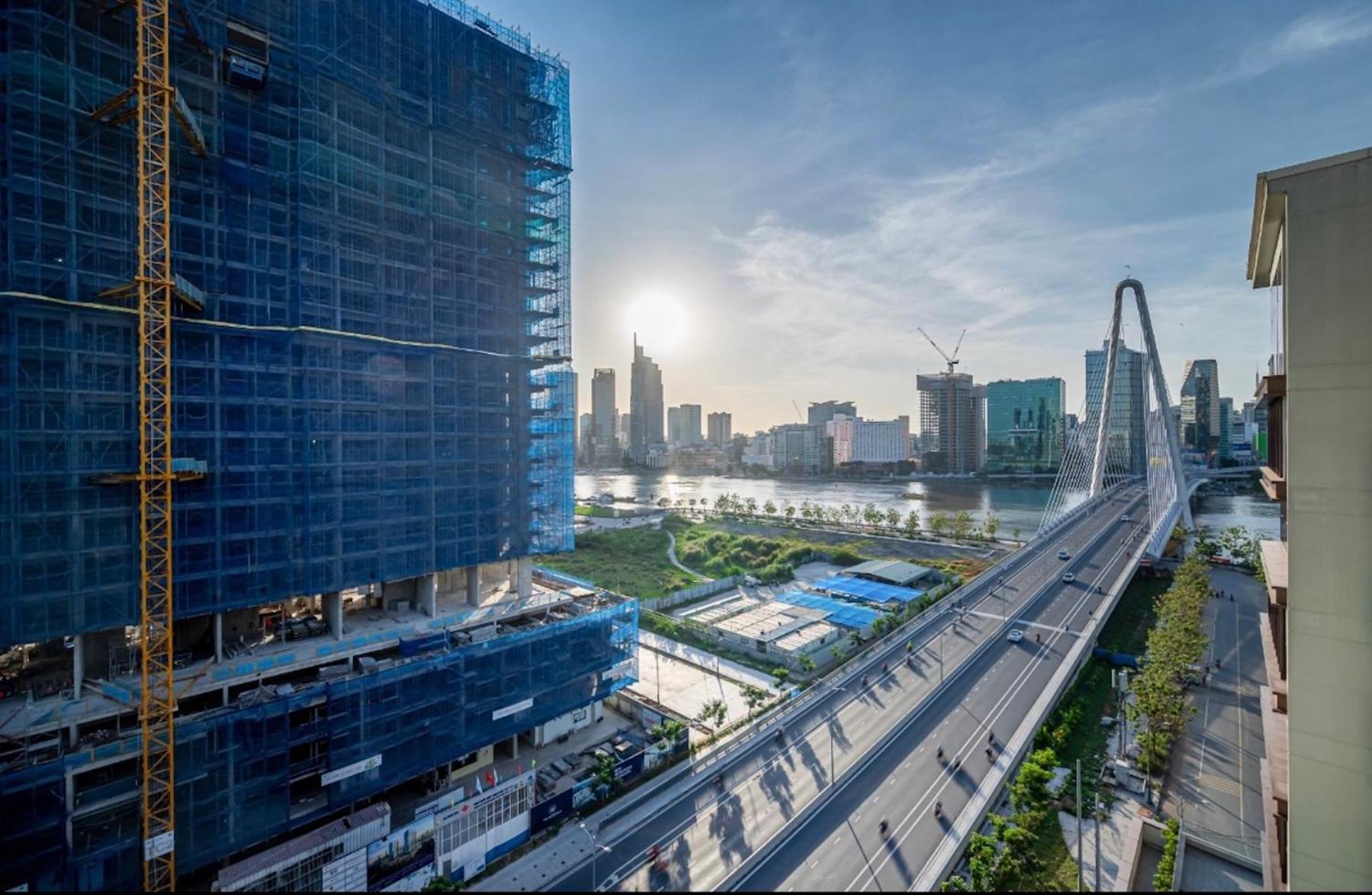 ZO Apartment Opera, Crest, Galleria -Central Saigon -Free POOL-GYM-SAUNA Room-YOGA Room