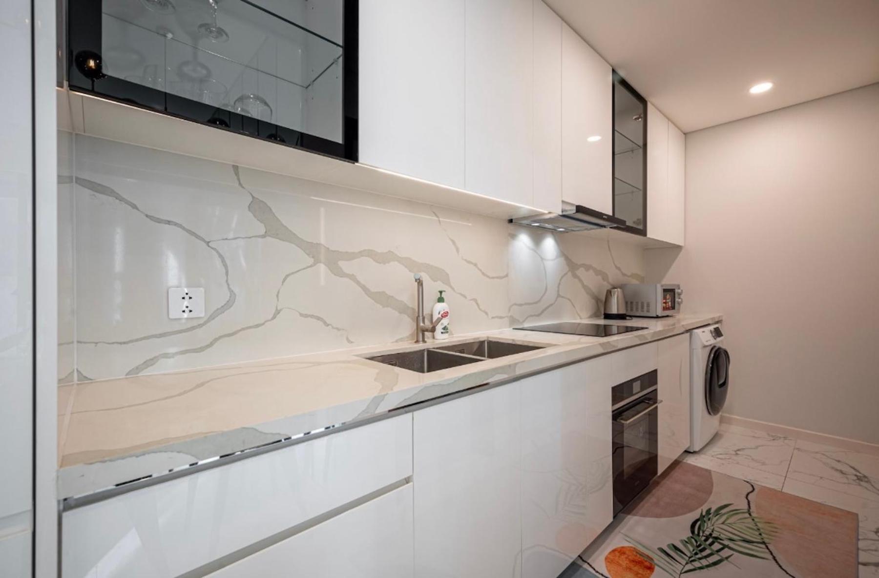 ZO Apartment Opera, Crest, Galleria -Central Saigon -Free POOL-GYM-SAUNA Room-YOGA Room