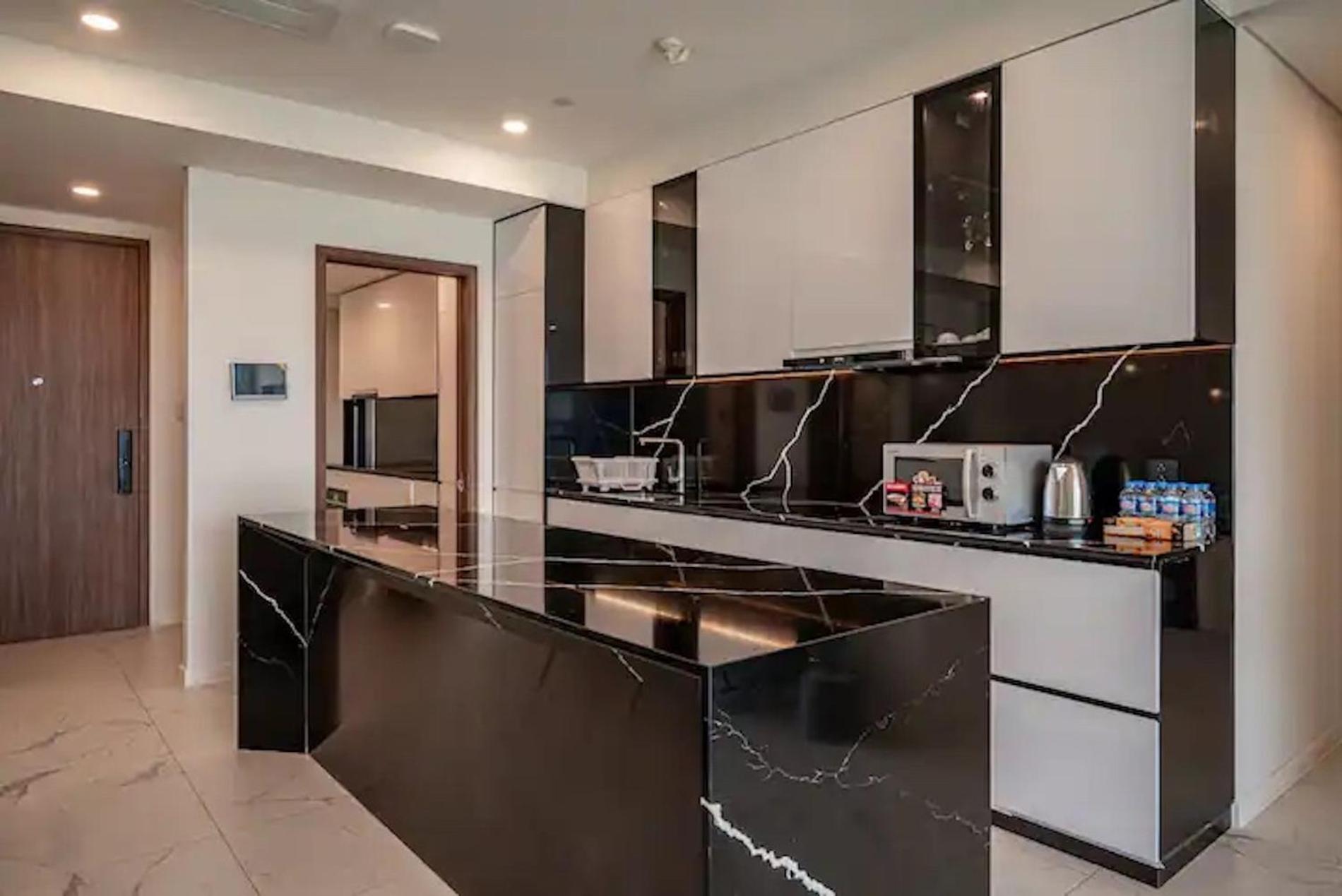 ZO Apartment Opera, Crest, Galleria -Central Saigon -Free POOL-GYM-SAUNA Room-YOGA Room