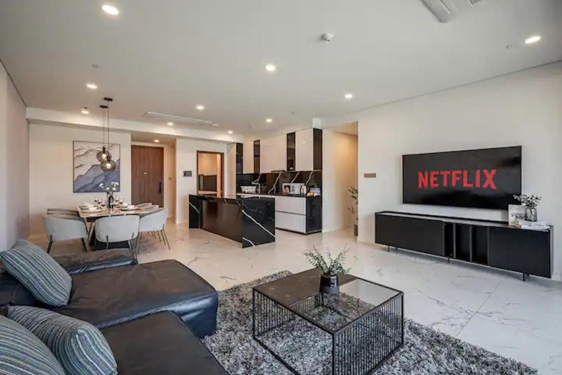 ZO Apartment Opera, Crest, Galleria -Central Saigon -Free POOL-GYM-SAUNA Room-YOGA Room