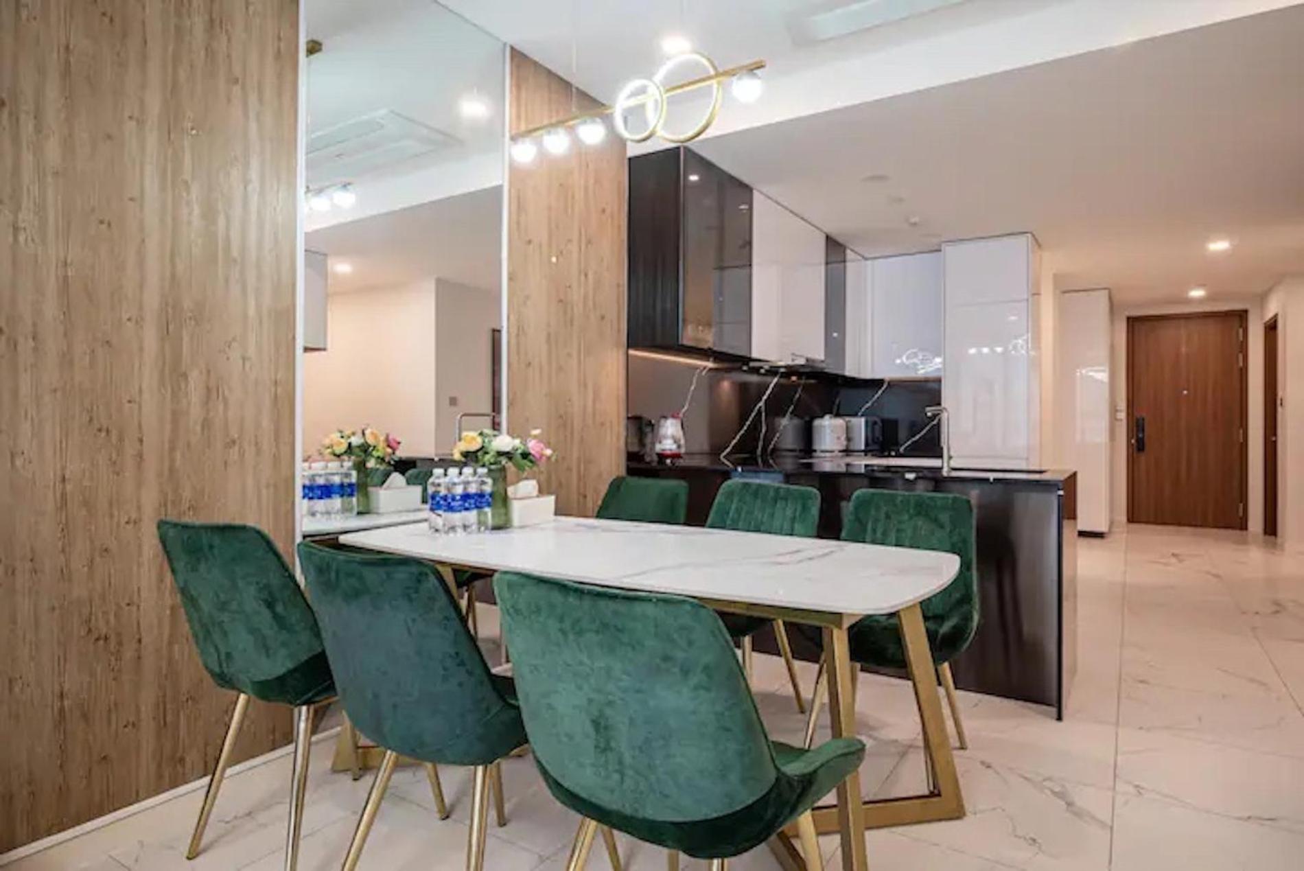 ZO Apartment Opera, Crest, Galleria -Central Saigon -Free POOL-GYM-SAUNA Room-YOGA Room