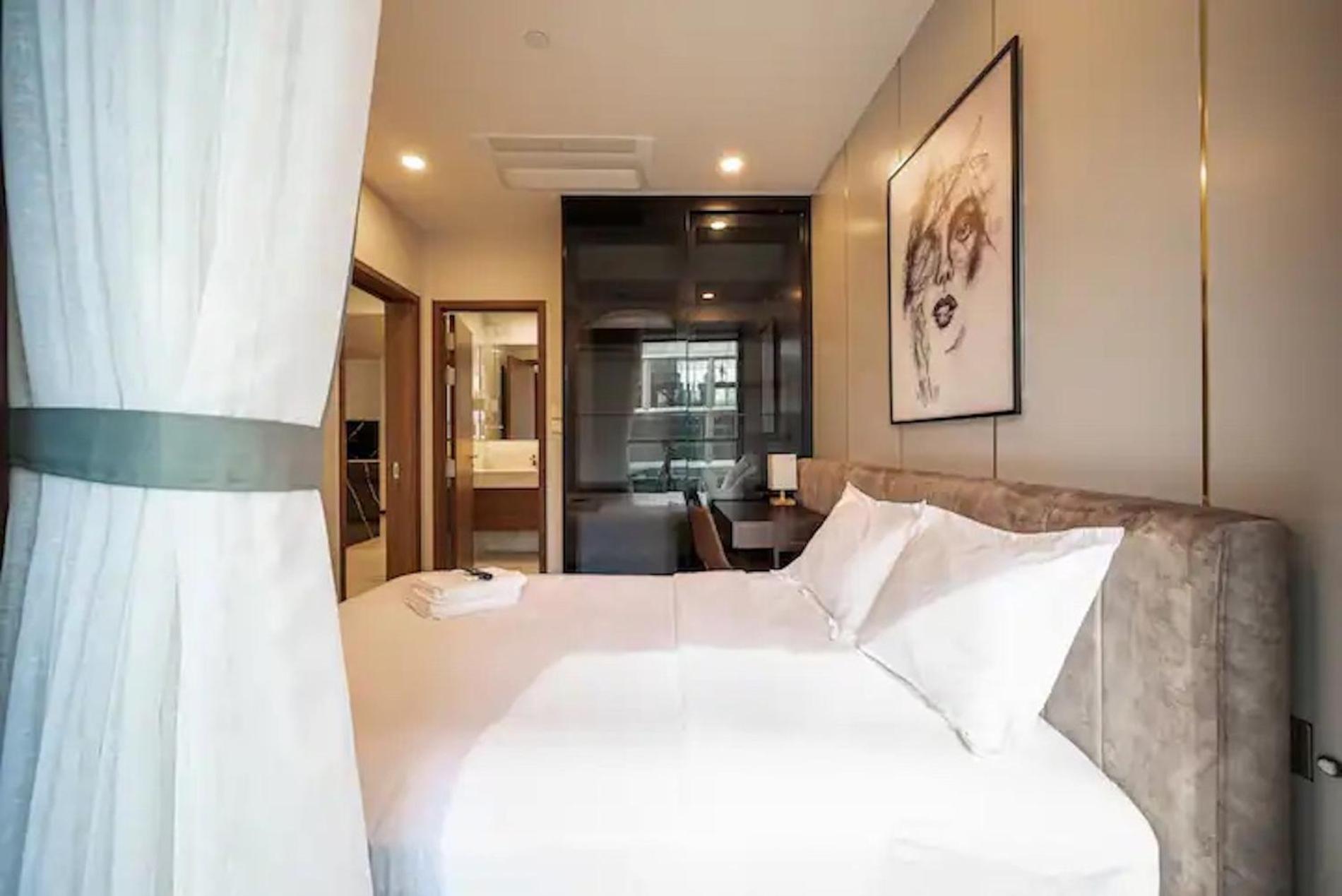ZO Apartment Opera, Crest, Galleria -Central Saigon -Free POOL-GYM-SAUNA Room-YOGA Room