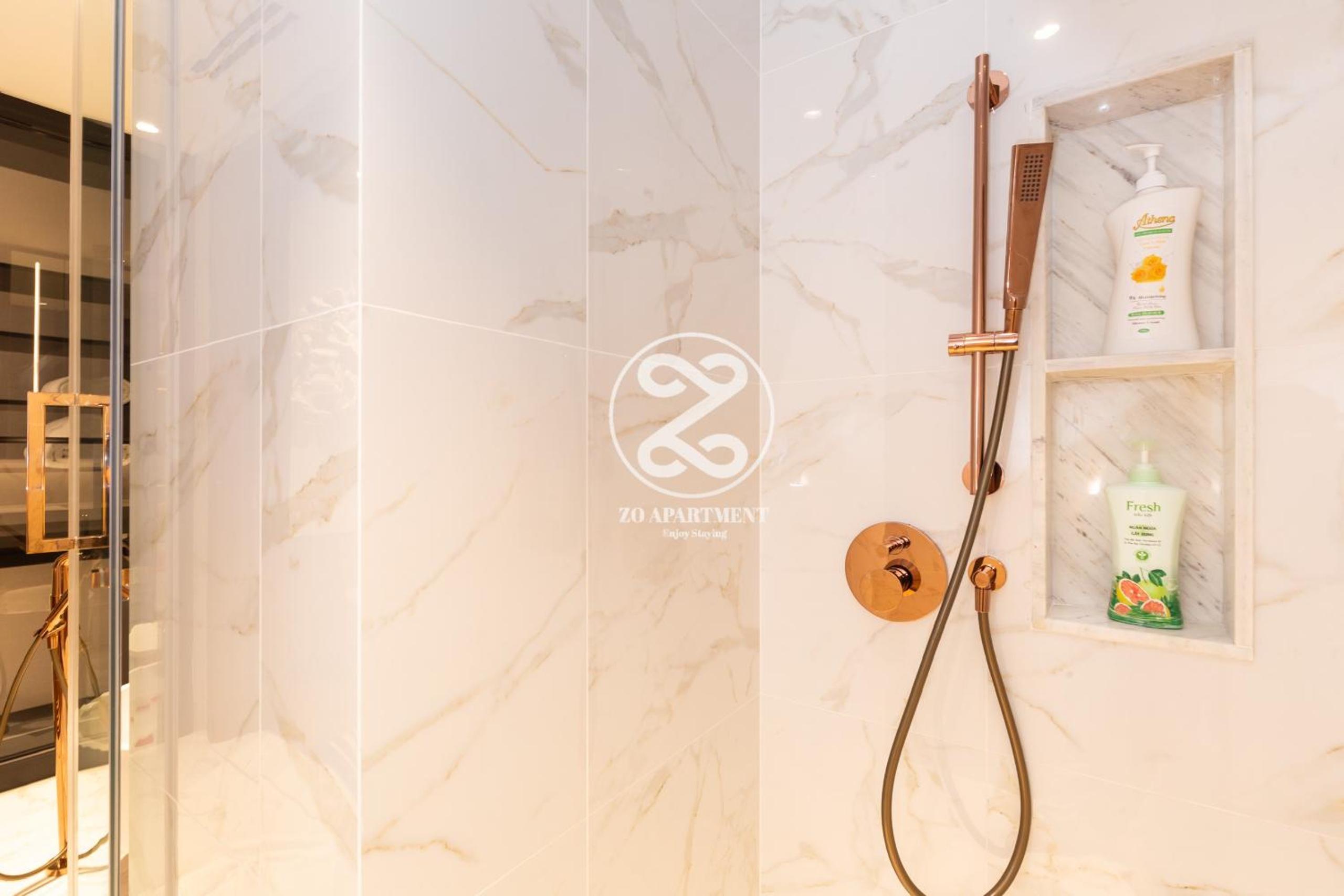 ZO Apartment Opera, Crest, Galleria -Central Saigon -Free POOL-GYM-SAUNA Room-YOGA Room