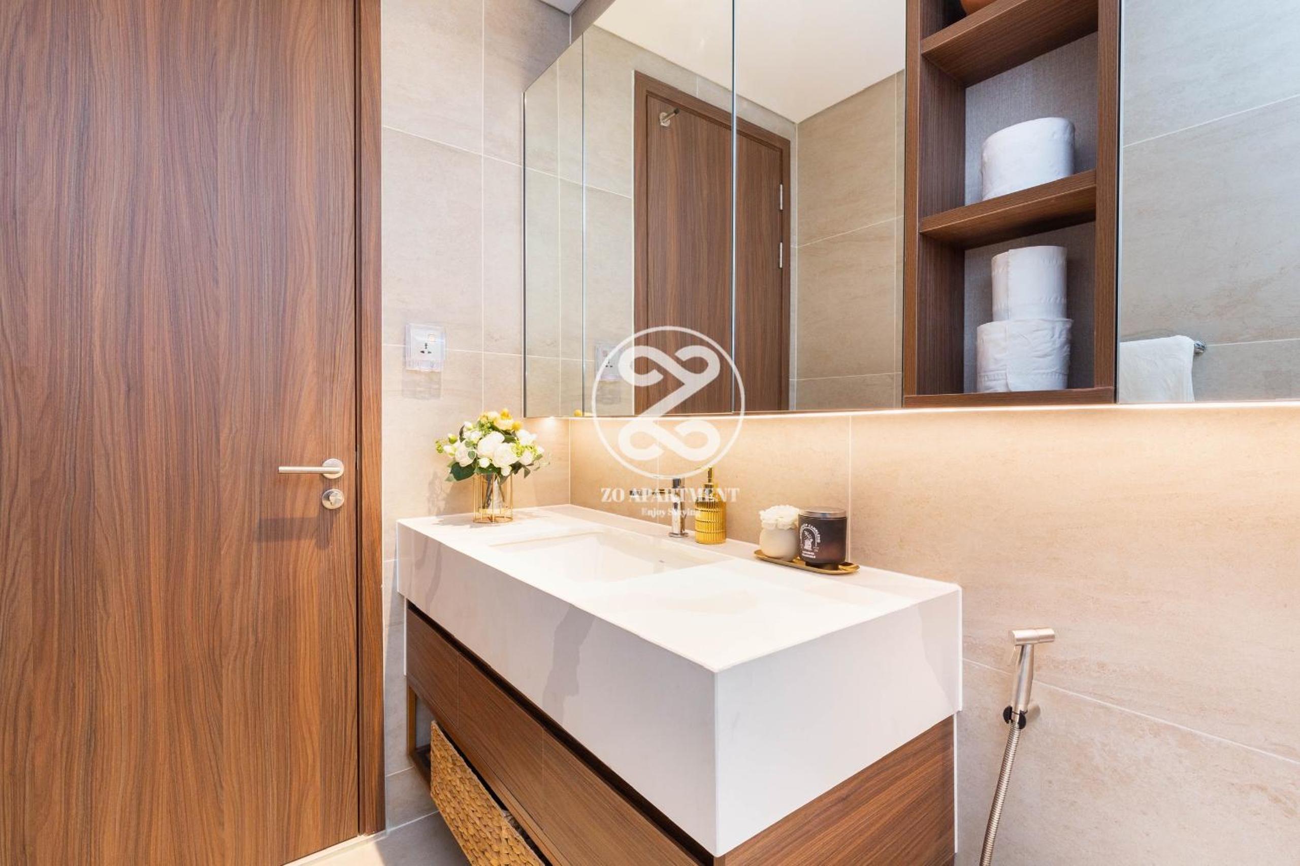 ZO Apartment Opera, Crest, Galleria -Central Saigon -Free POOL-GYM-SAUNA Room-YOGA Room