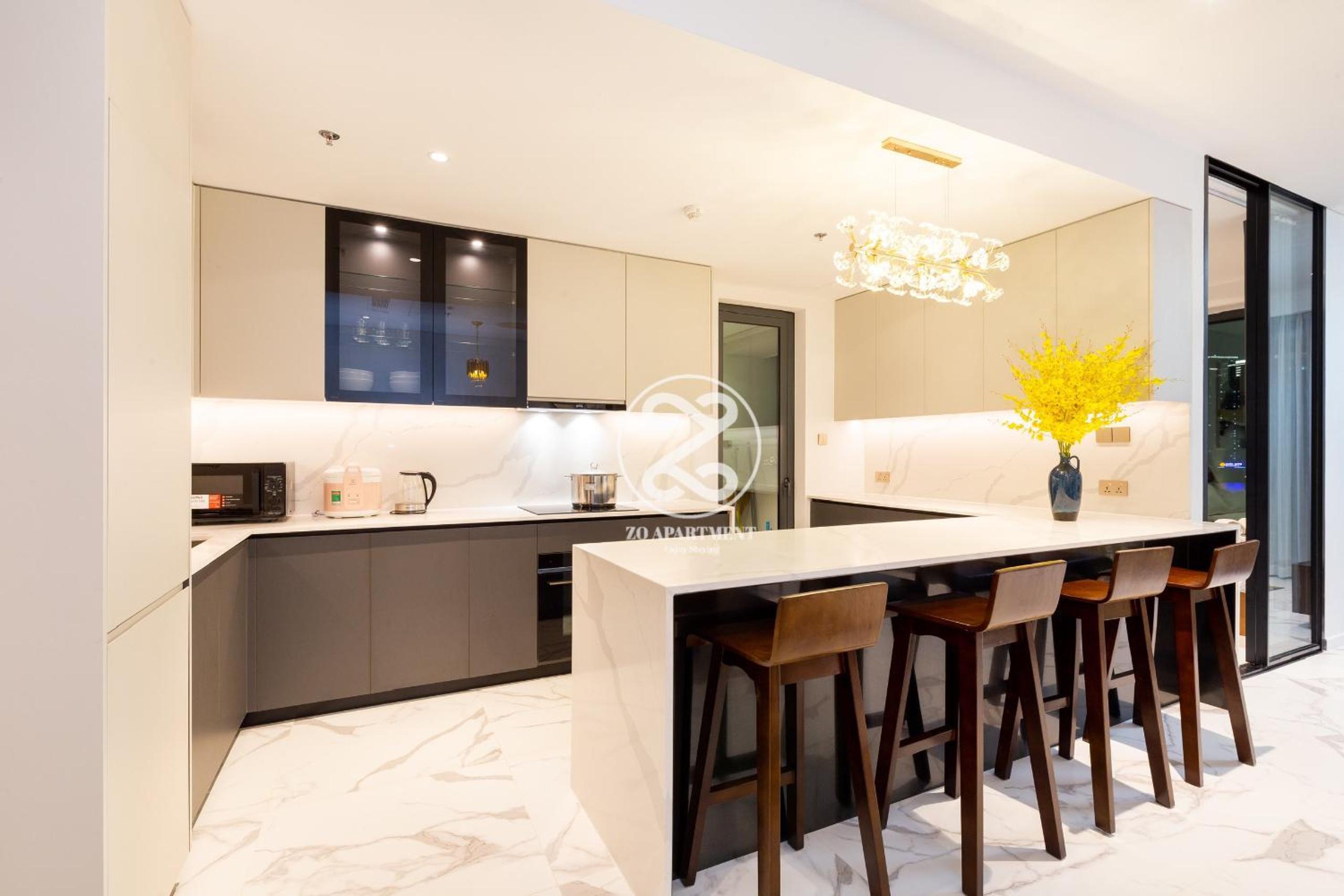 ZO Apartment Opera, Crest, Galleria -Central Saigon -Free POOL-GYM-SAUNA Room-YOGA Room