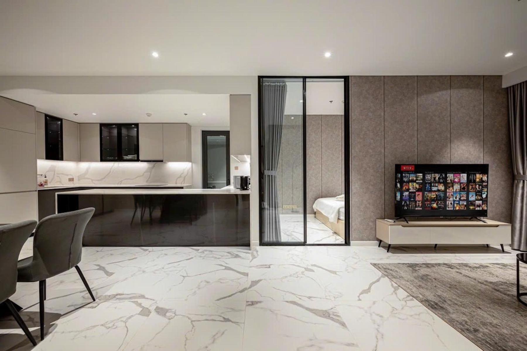 ZO Apartment Opera, Crest, Galleria -Central Saigon -Free POOL-GYM-SAUNA Room-YOGA Room