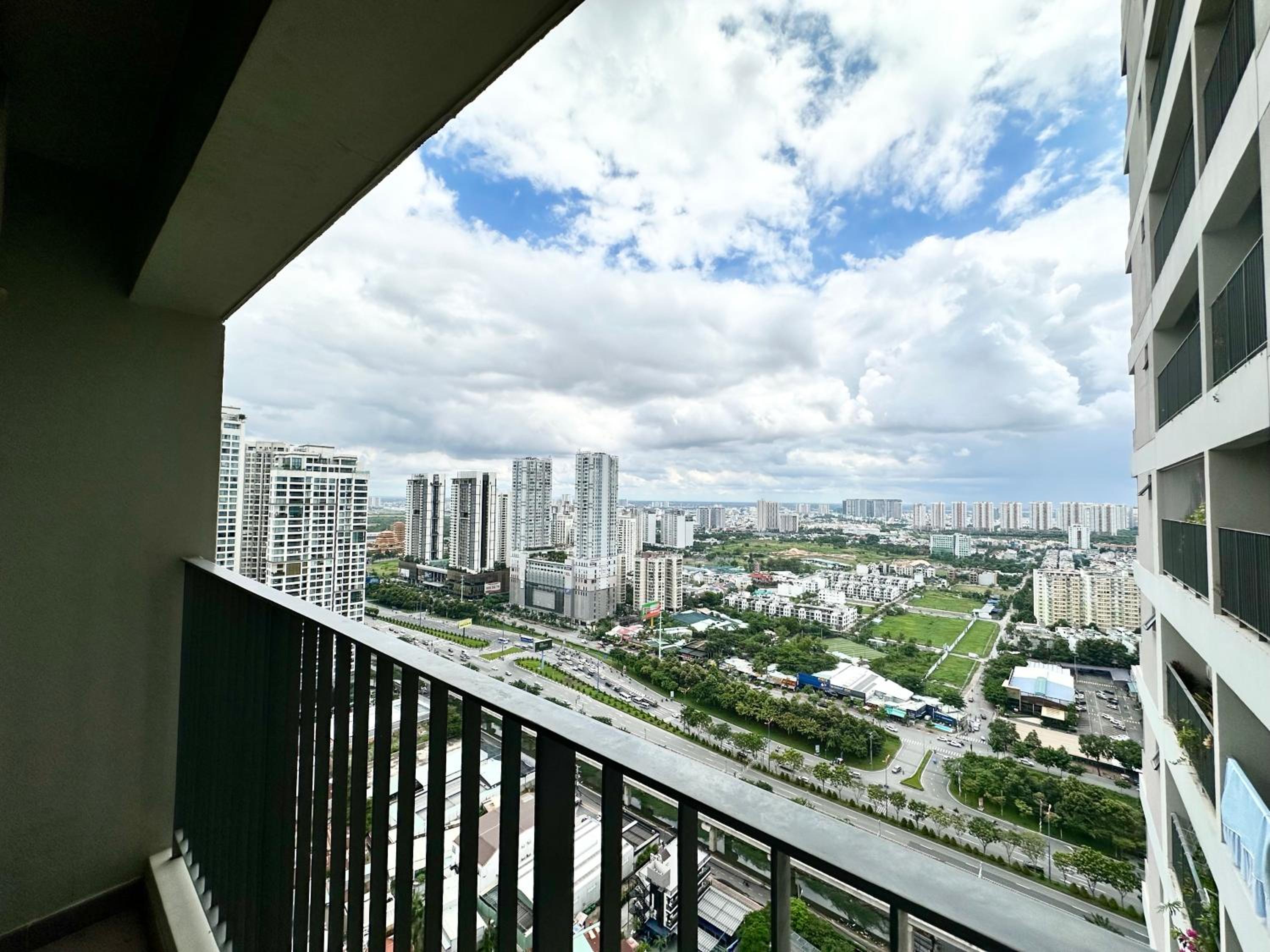 Masteri ThaoDien - High Floor With Clear View - 2 bedrooms vs 2 bathrooms
