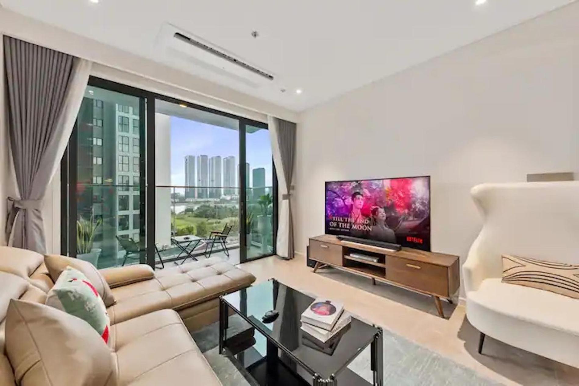 ZO Apartment Opera, Crest, Galleria -Central Saigon -Free POOL-GYM-SAUNA Room-YOGA Room