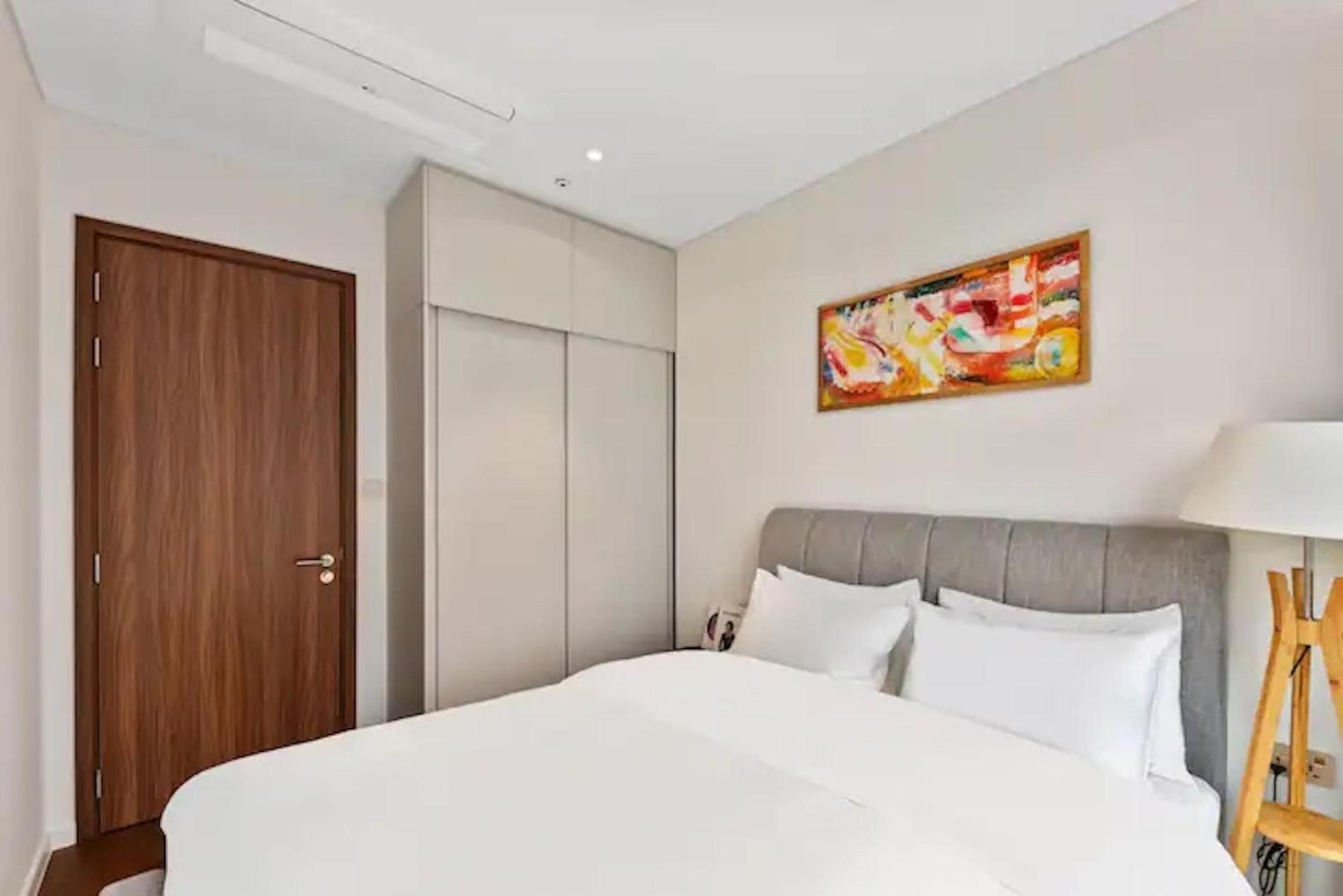 ZO Apartment Opera, Crest, Galleria -Central Saigon -Free POOL-GYM-SAUNA Room-YOGA Room