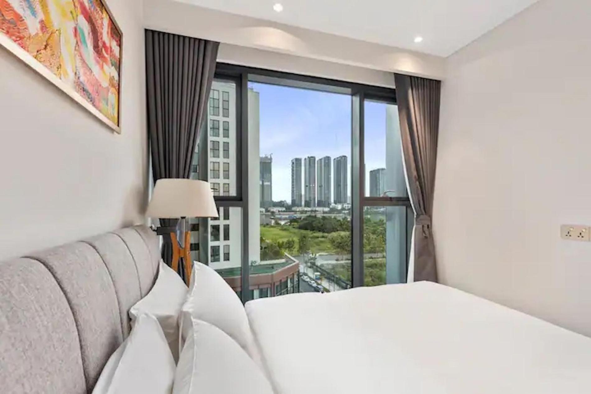 ZO Apartment Opera, Crest, Galleria -Central Saigon -Free POOL-GYM-SAUNA Room-YOGA Room