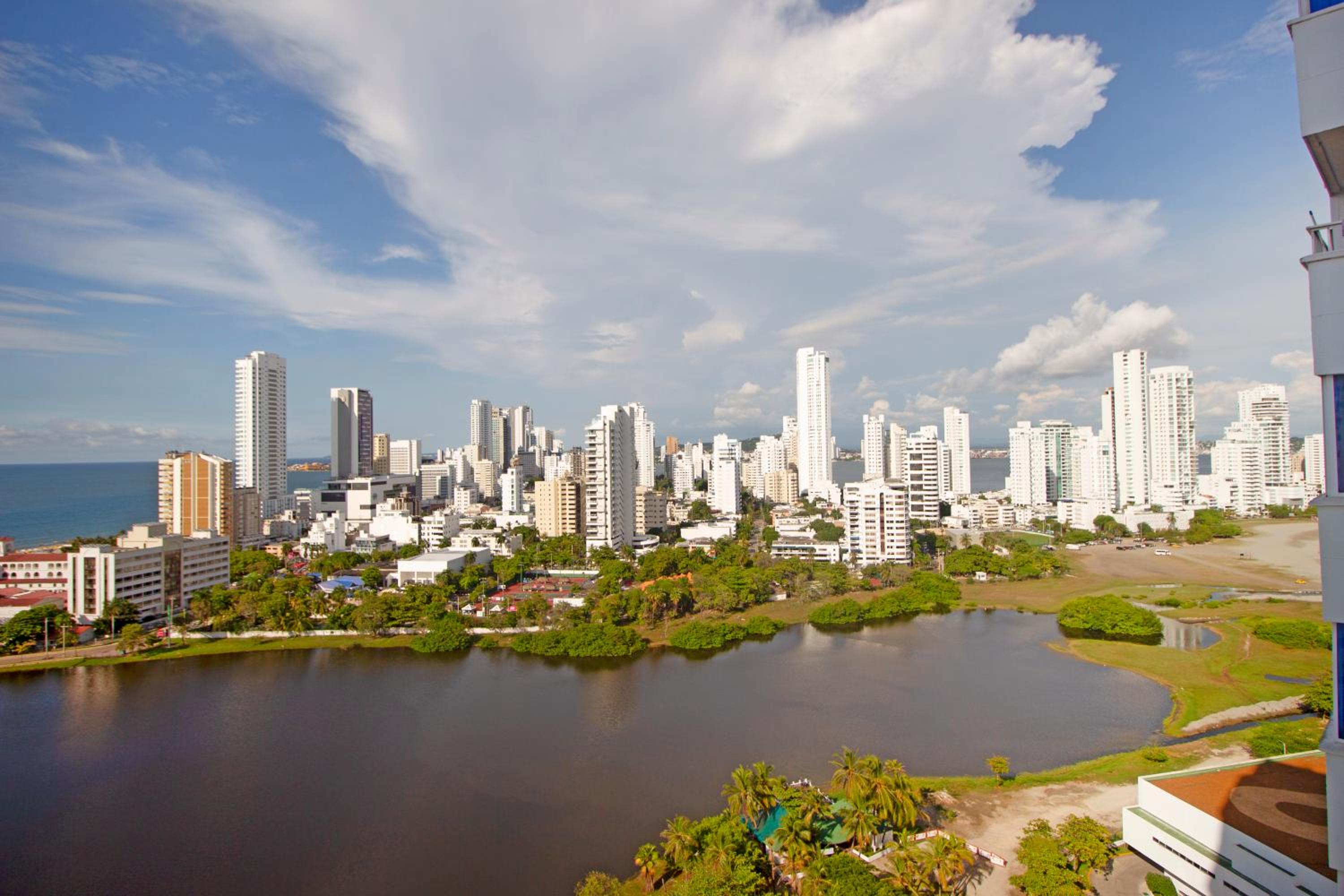 Riviera Beach - Livin Colombia