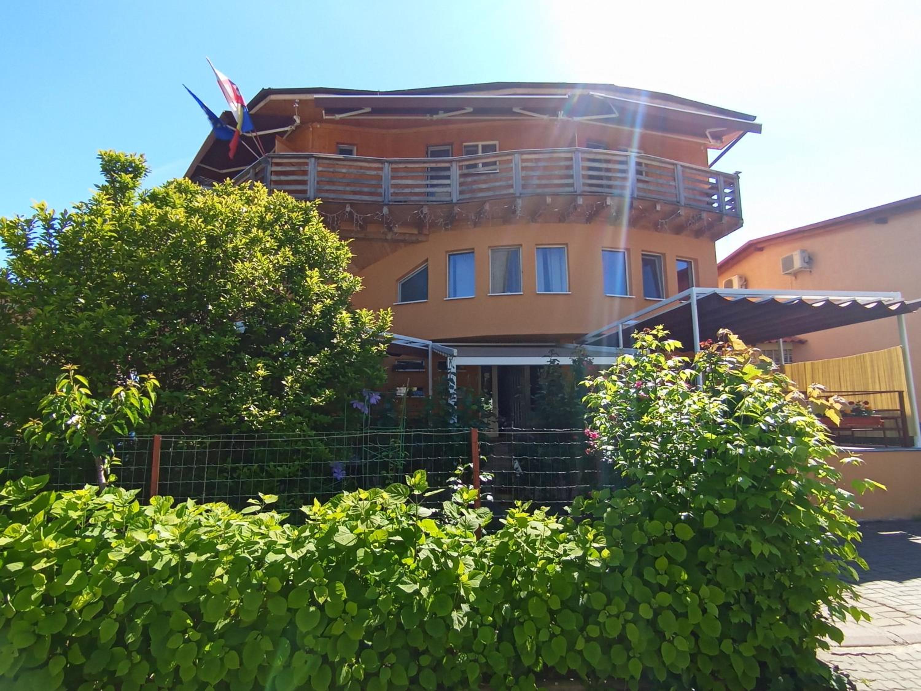 Photo 48