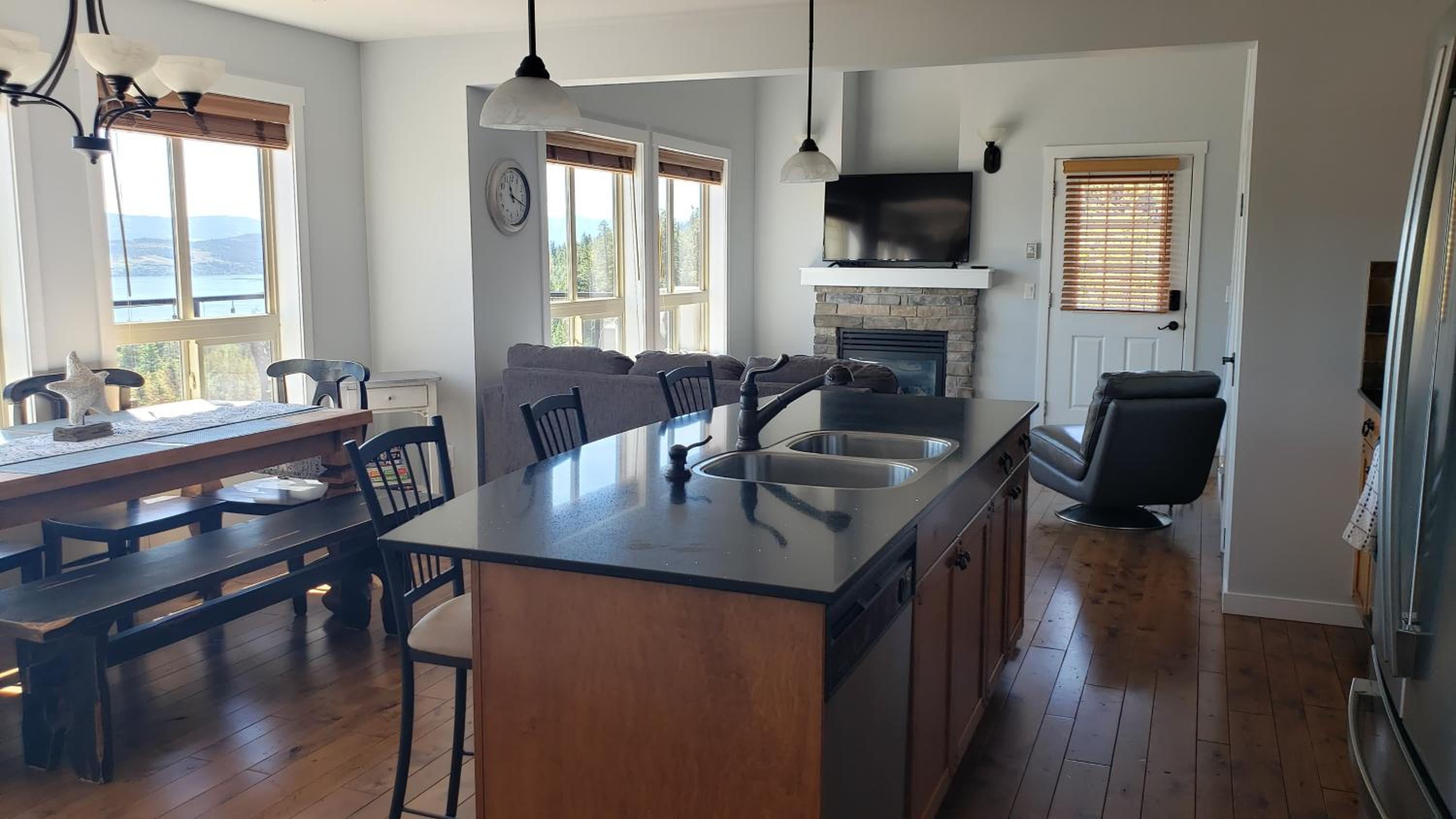 La Casa Lakeside Resort - Amazing Panoramic View Lakeside House with Pools, Hot Tubs & More!