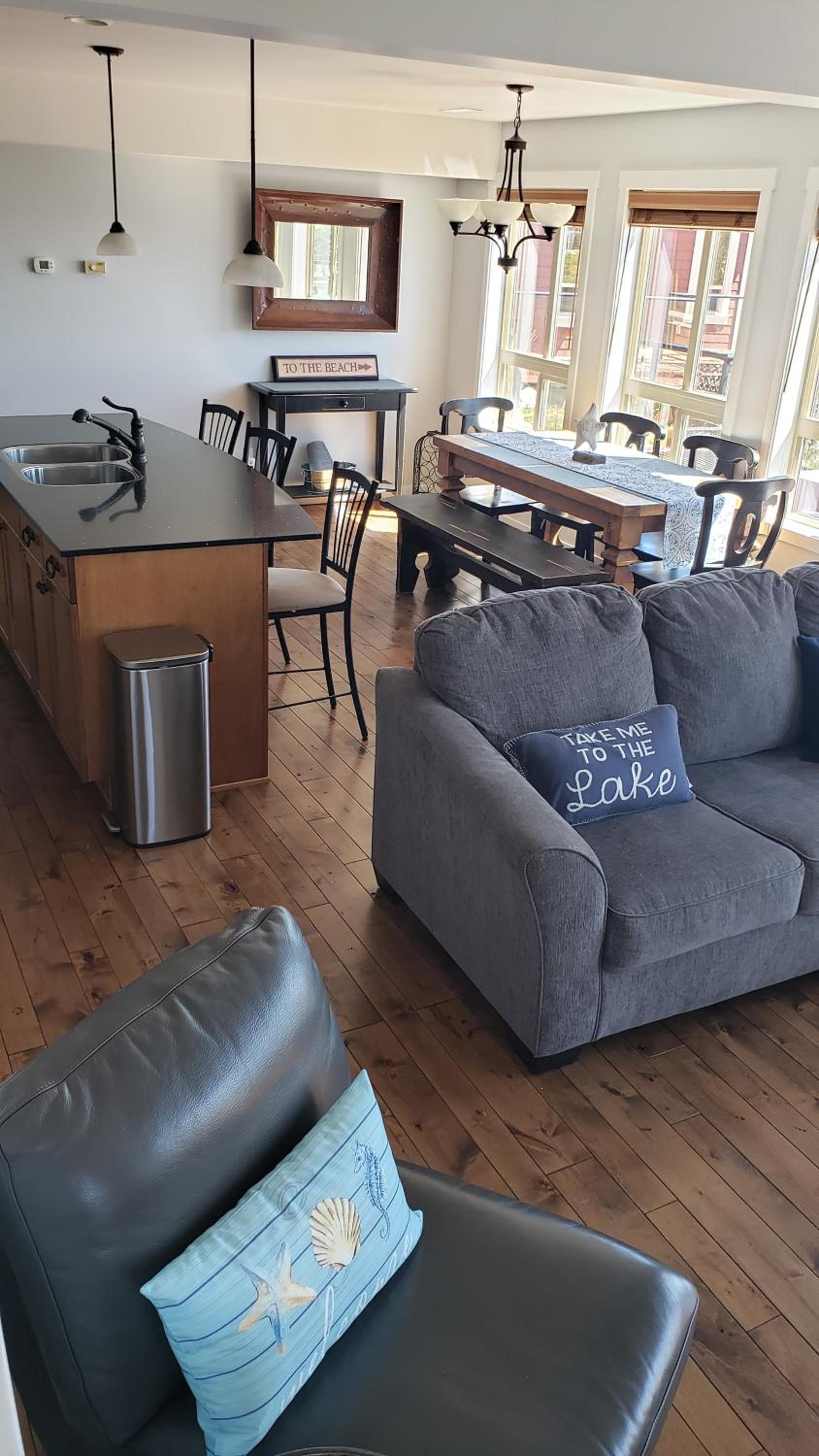 La Casa Lakeside Resort - Amazing Panoramic View Lakeside House with Pools, Hot Tubs & More!