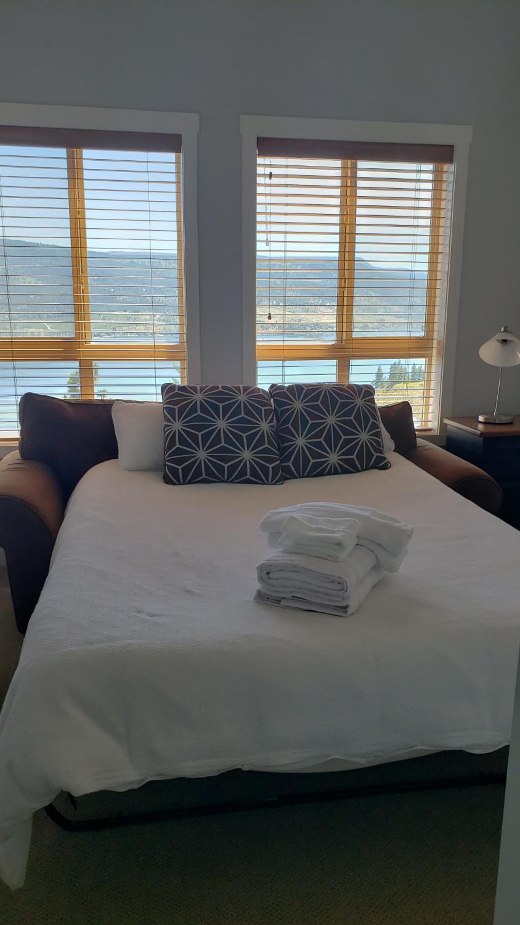 La Casa Lakeside Resort - Amazing Panoramic View Lakeside House with Pools, Hot Tubs & More!