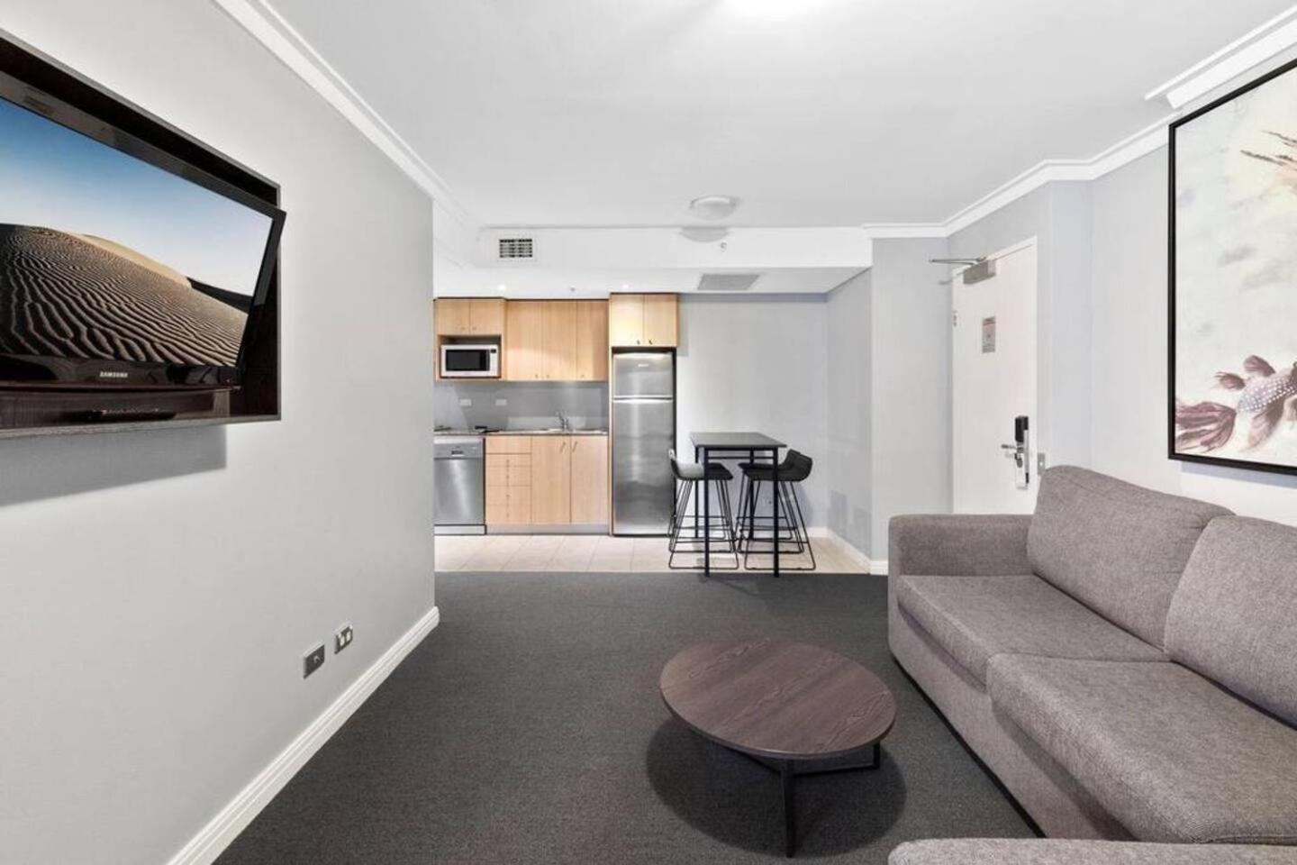 KozyGuru | Haymarket | High Level 2B APT 16