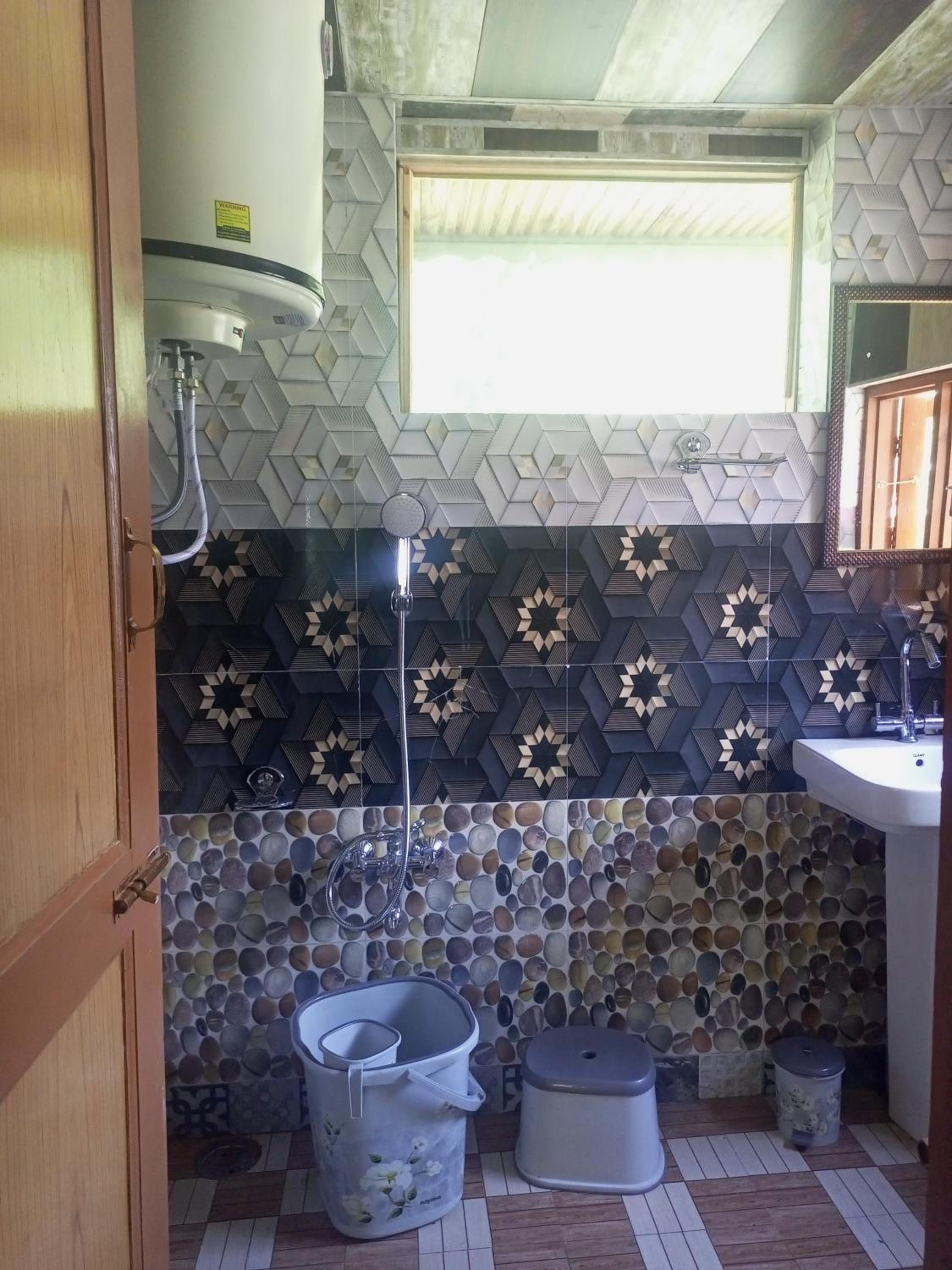 Sunrise Hotel and Restaurant Mastan Gurez