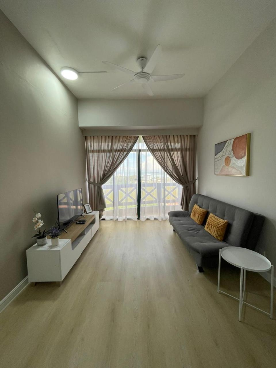 Instay Leisure Mahkota With Sea/Pool View photo 8