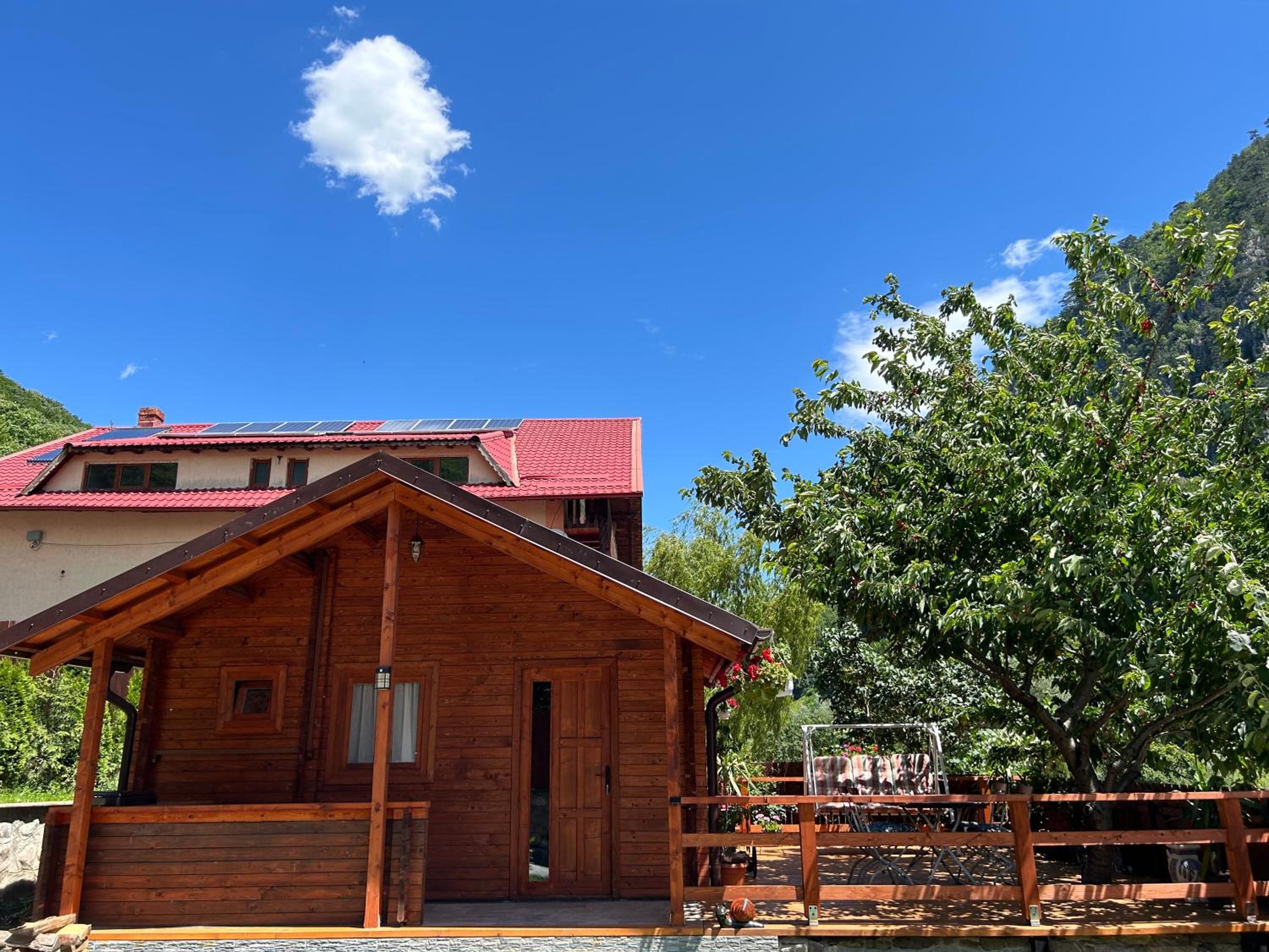 Hotel Elysium House - Image 1