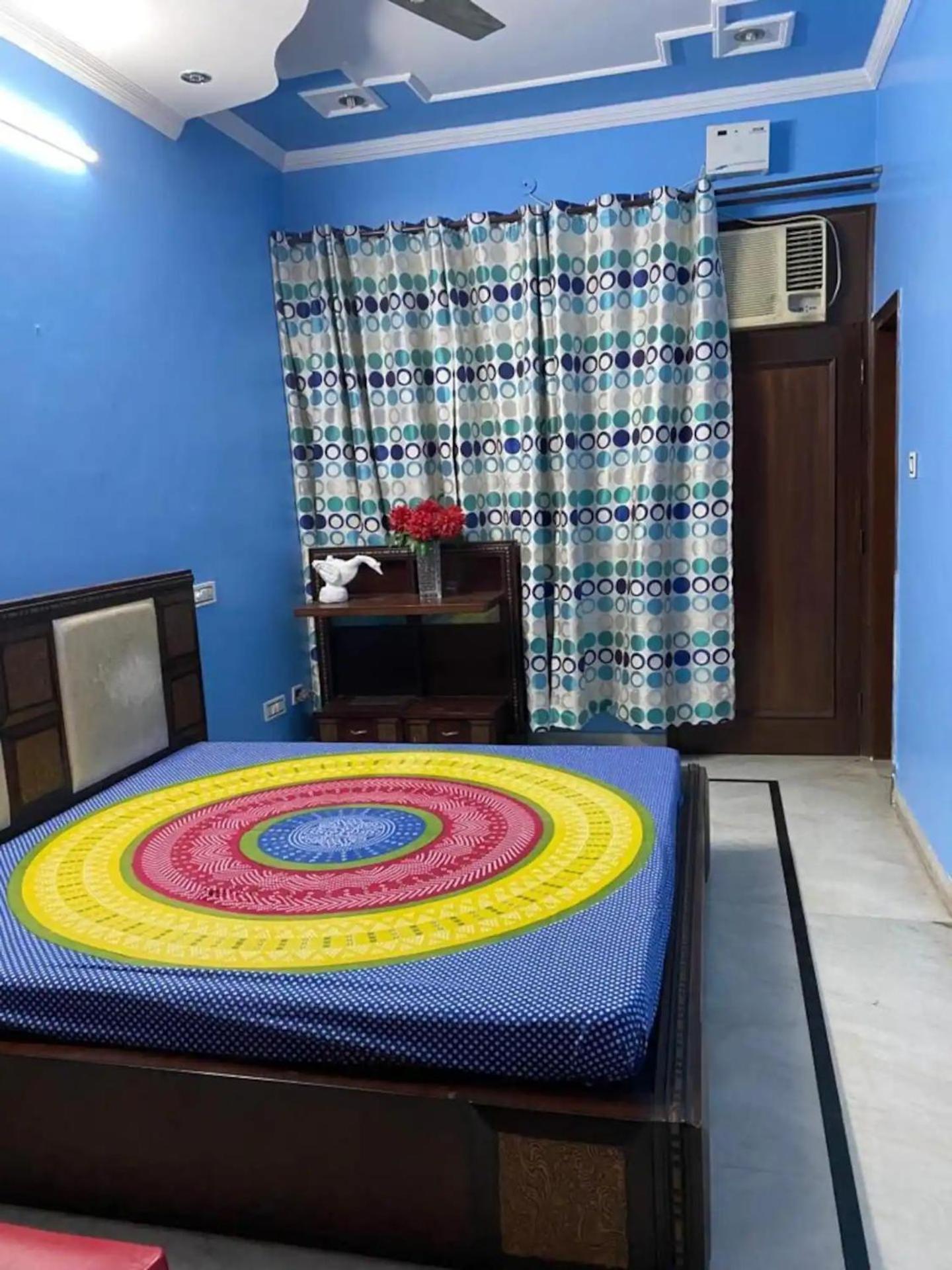 Independent Luxury 2BHK with Kitchen - Sector 44