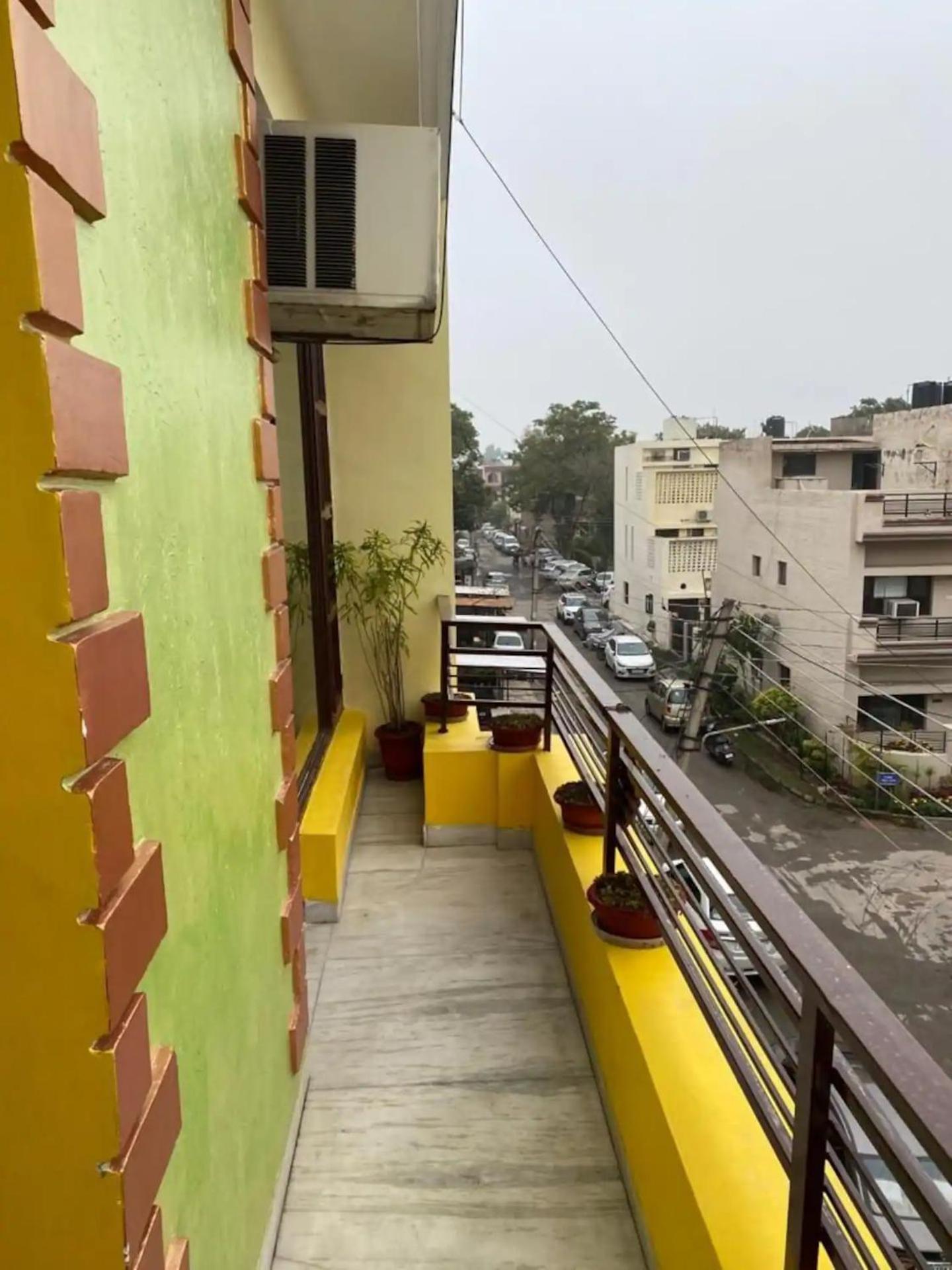 Independent Luxury 2BHK with Kitchen - Sector 44