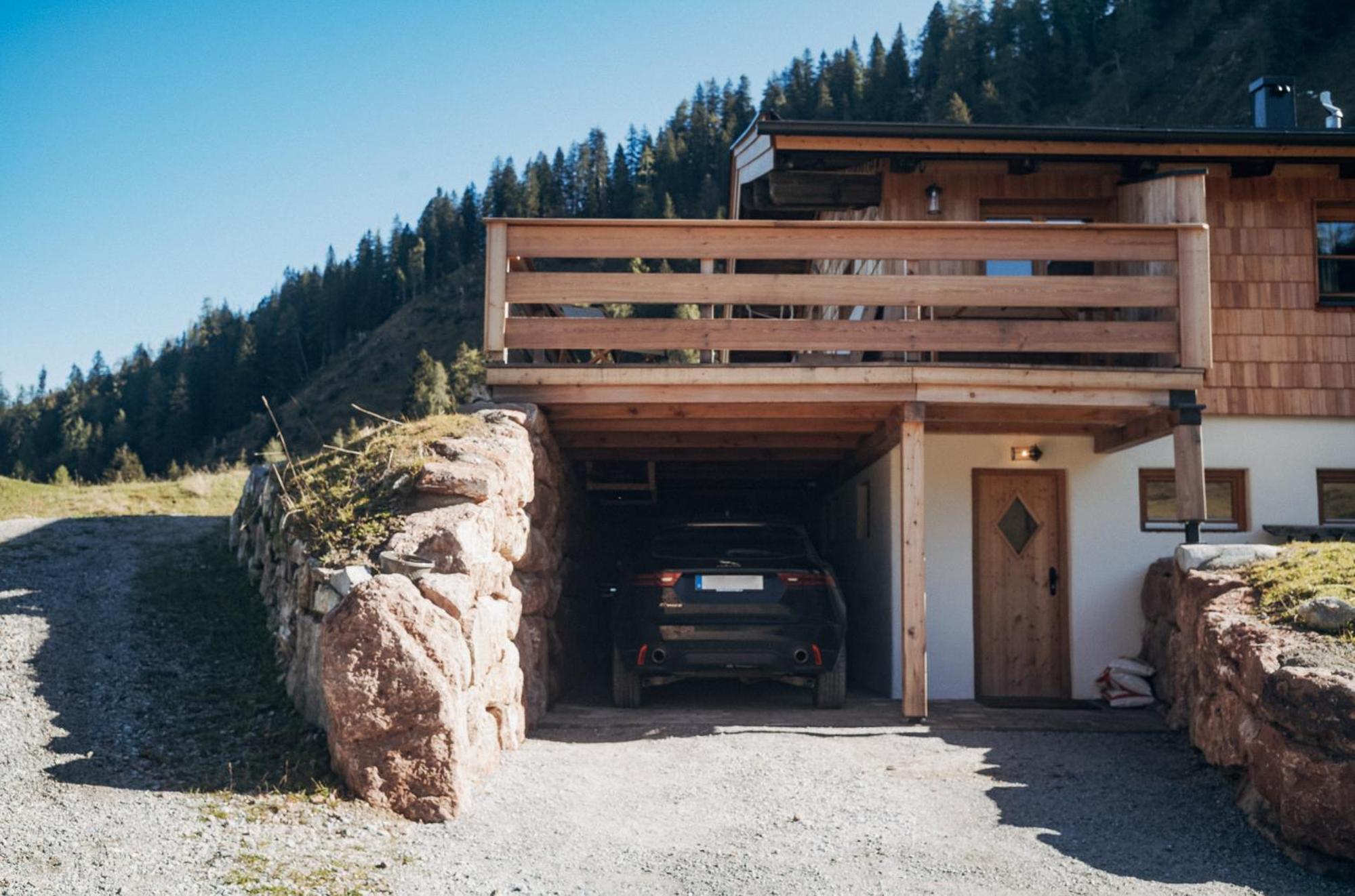 L.A. MOUNTAIN LODGE