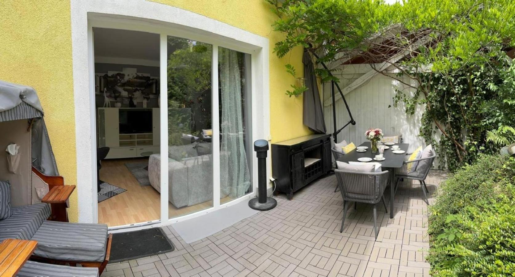 Haus Schmidhuber Ferienwohnung 1 mit 2 Schlafzimmern und Terrasse