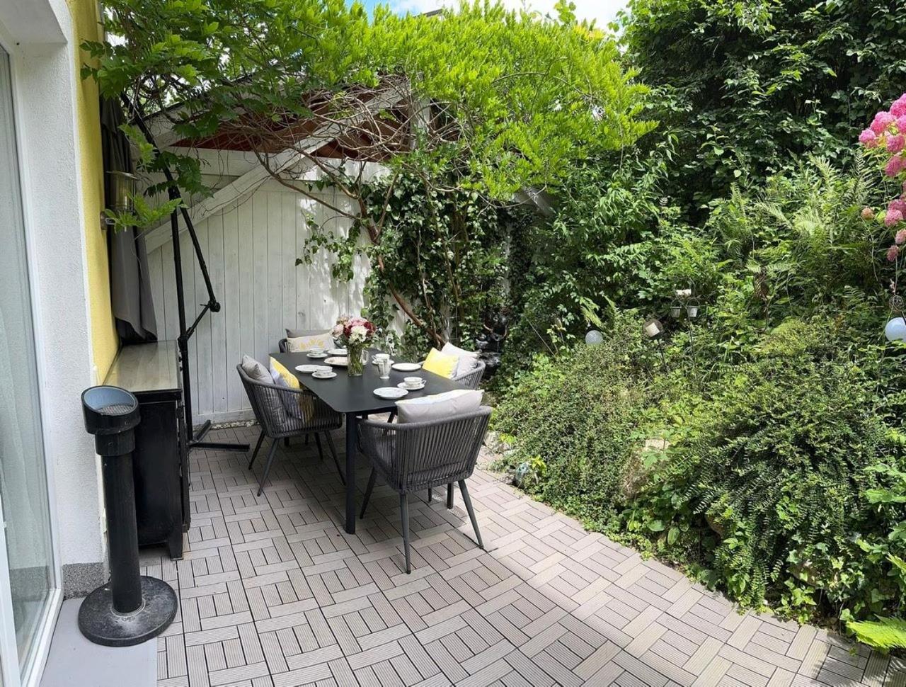 Haus Schmidhuber Ferienwohnung 1 mit 2 Schlafzimmern und Terrasse