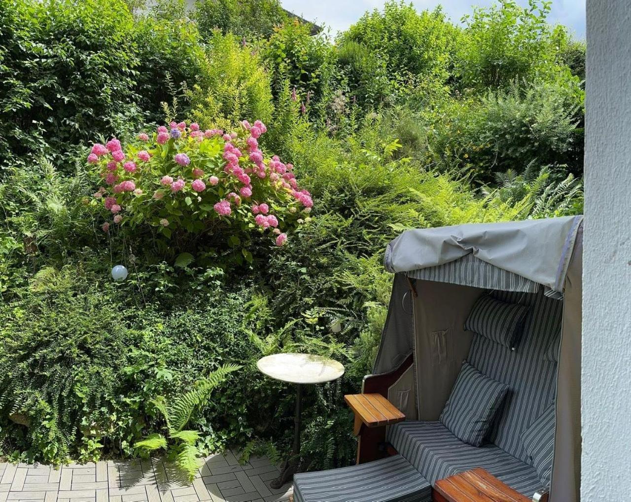 Haus Schmidhuber Ferienwohnung 1 mit 2 Schlafzimmern und Terrasse