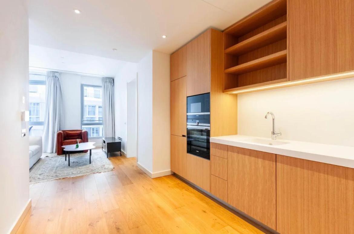 Spacious 2 bed 2 bath Battersea Powerstation Apartment view 3