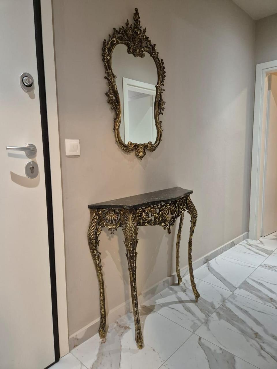Galeriya Apartment