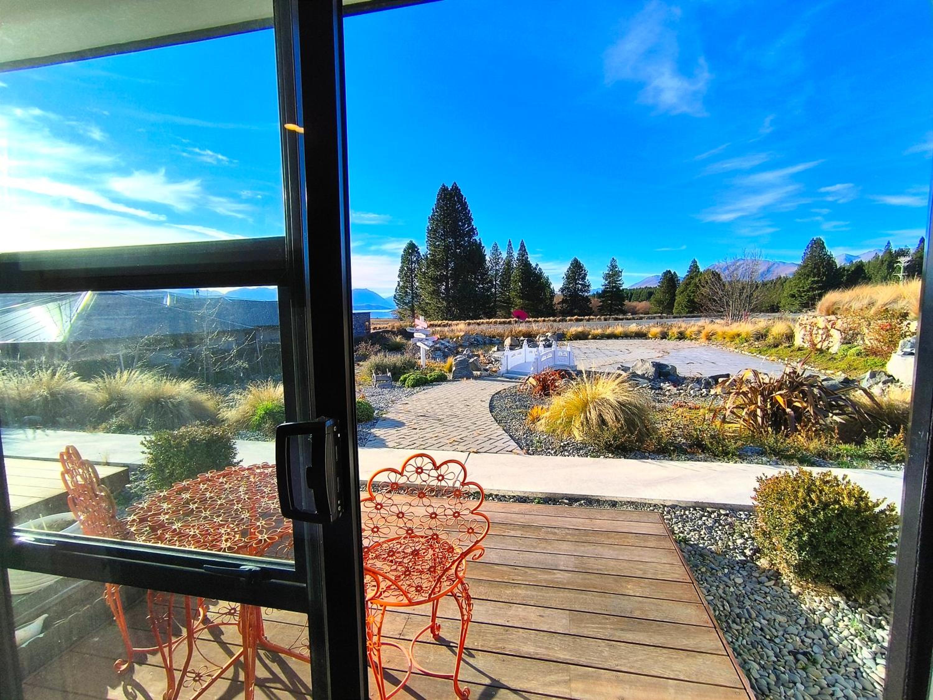 Alice Garden view 4