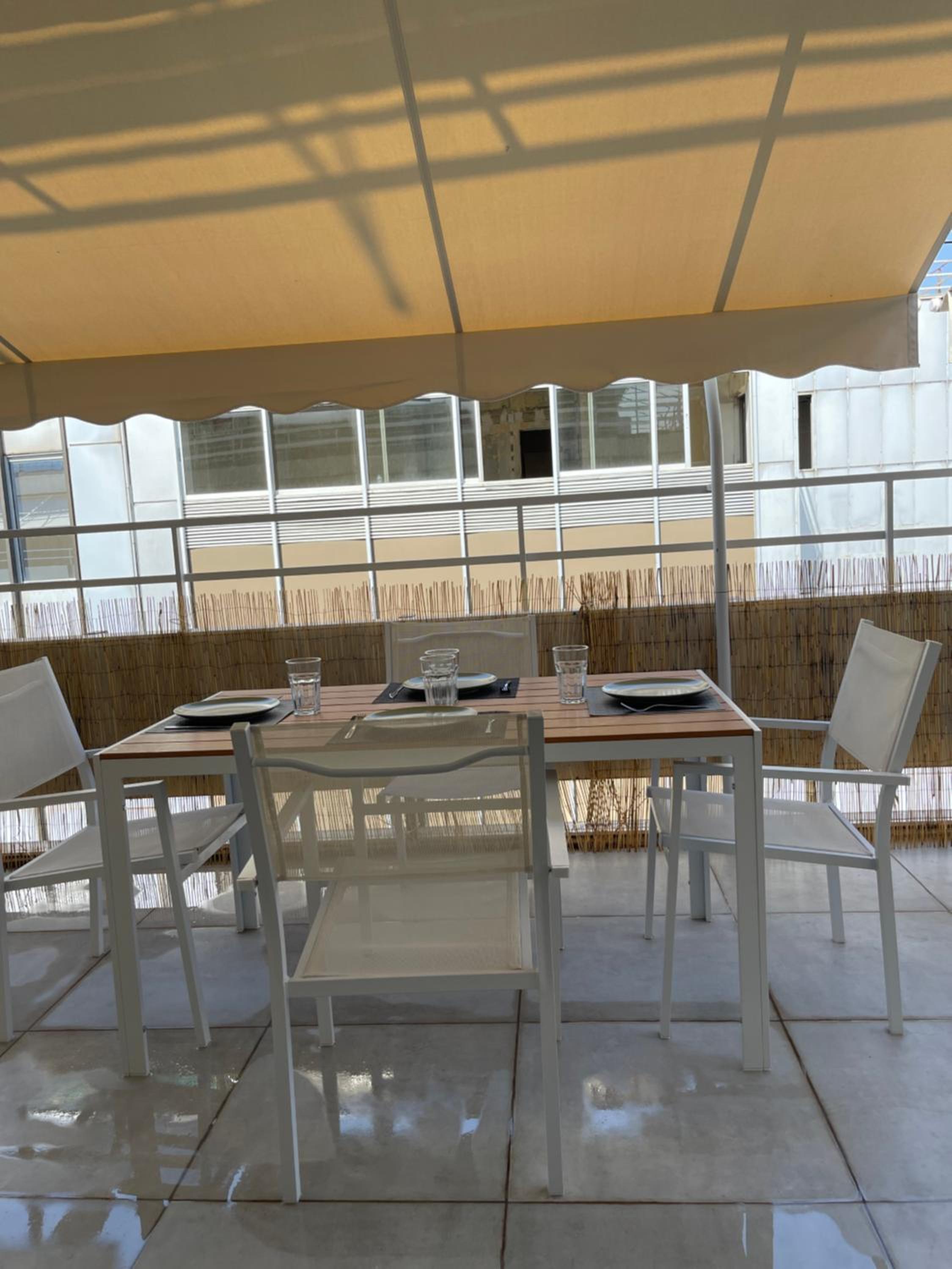 Athenian Modern 2BD Apt next to Metro Panepistimio