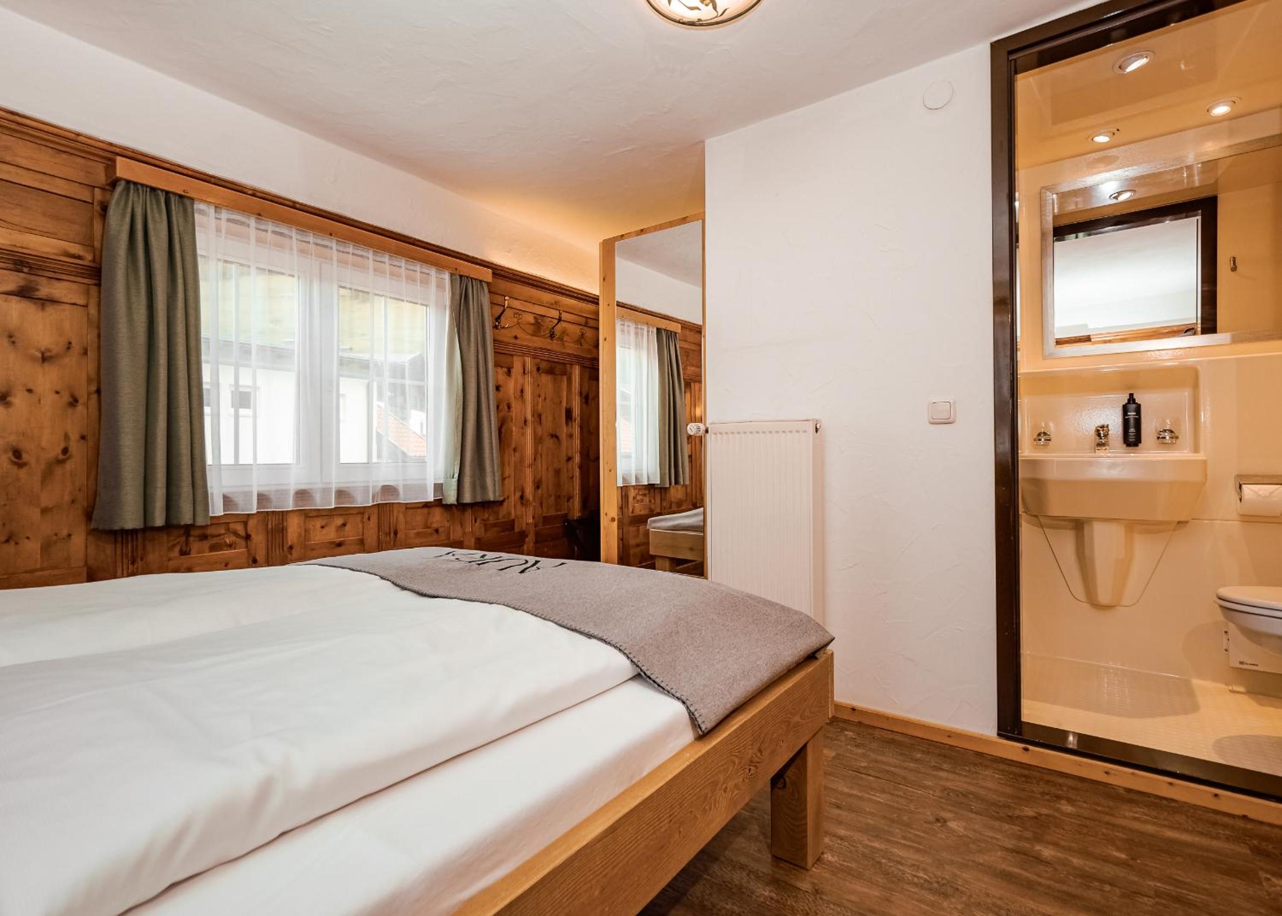AURA Bed & Breakfast
