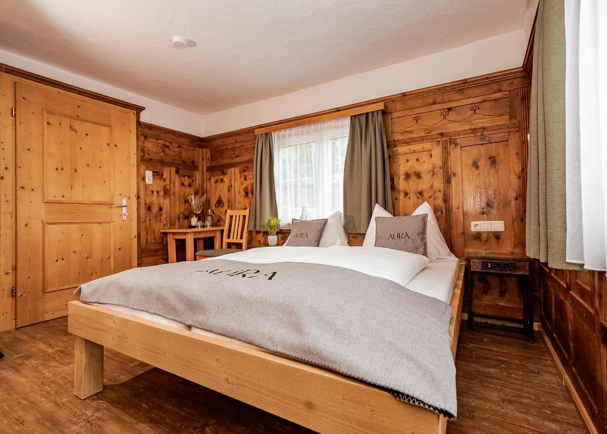 AURA Bed & Breakfast