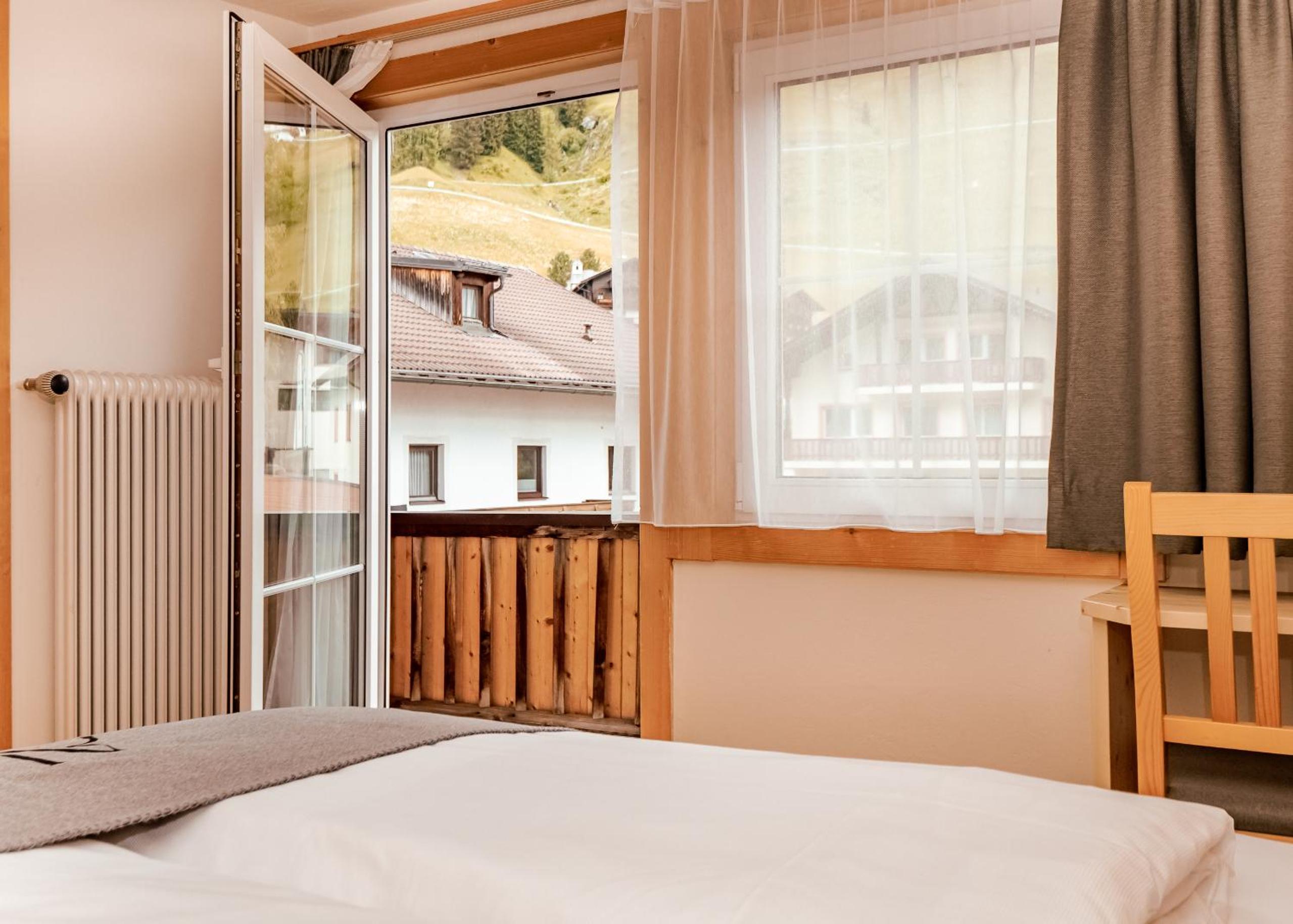 AURA Bed & Breakfast
