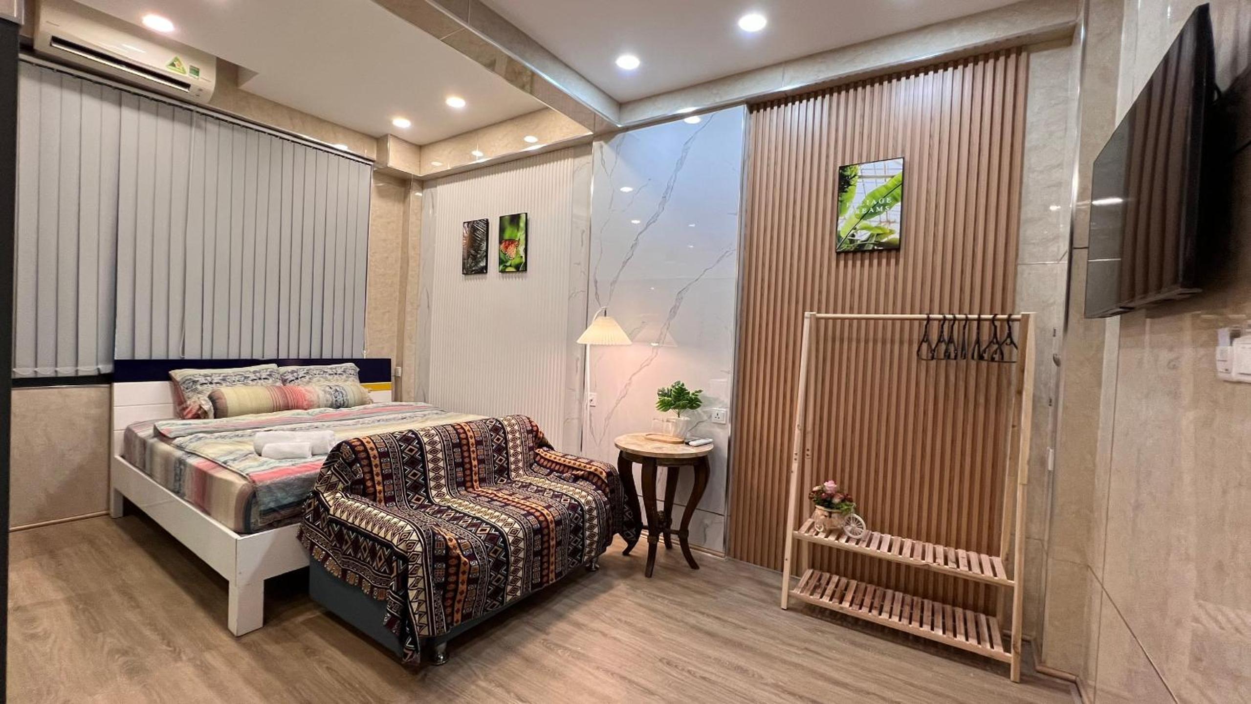Thu's studio near Ben Thanh Market
