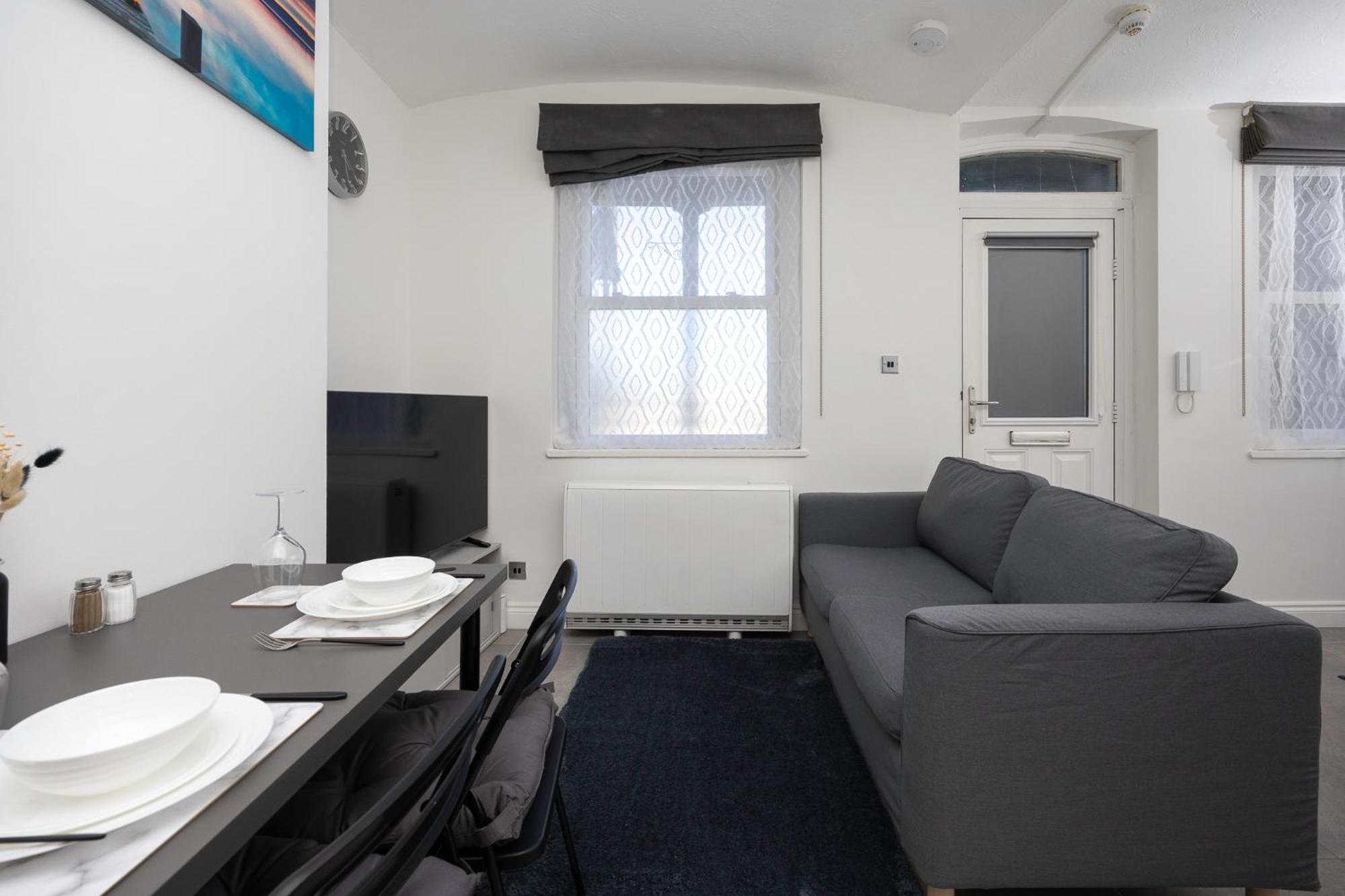 Bright Central Brighton Studio