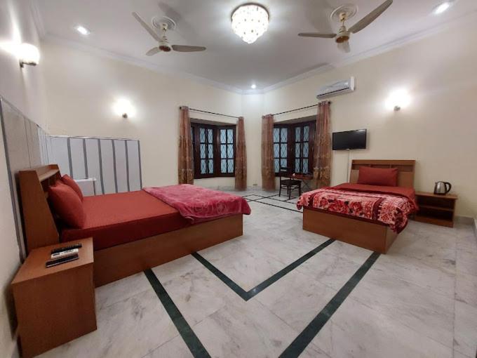 City Home Guest House F8-1